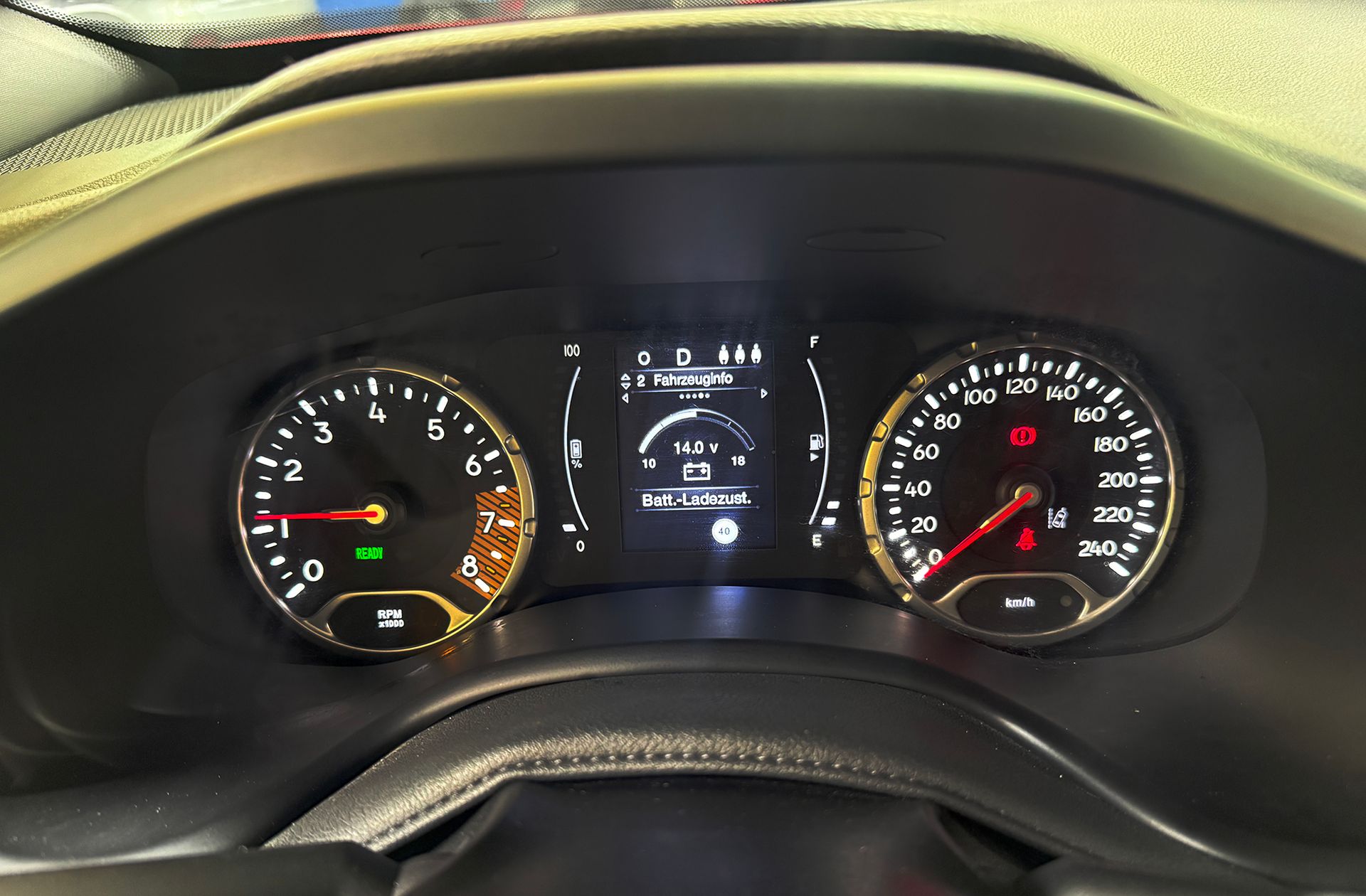 Jeep Renegade eHybrid Longitude ATX - foto 30
