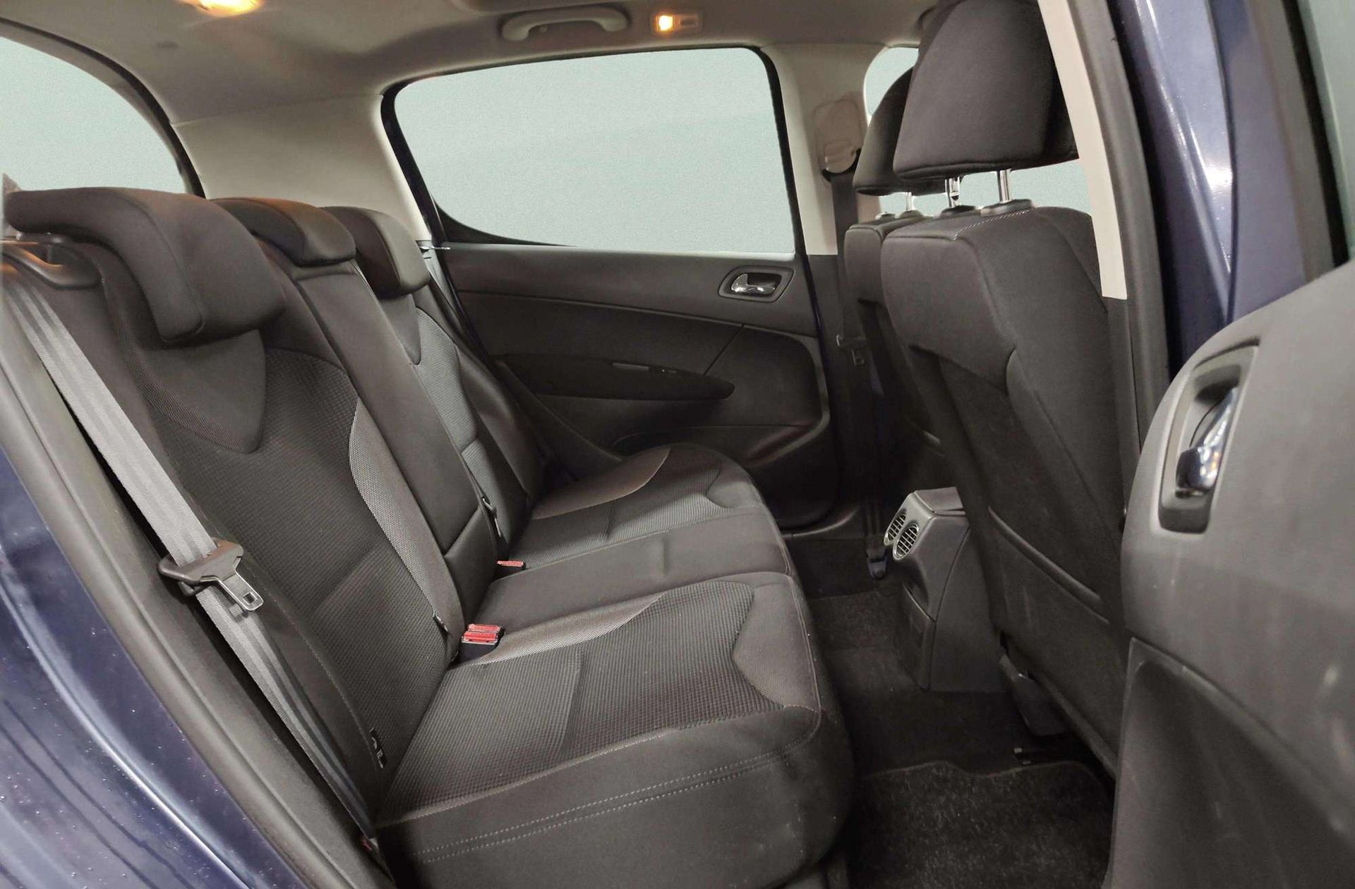 Peugeot 308 1.6 THP Premium - foto 16
