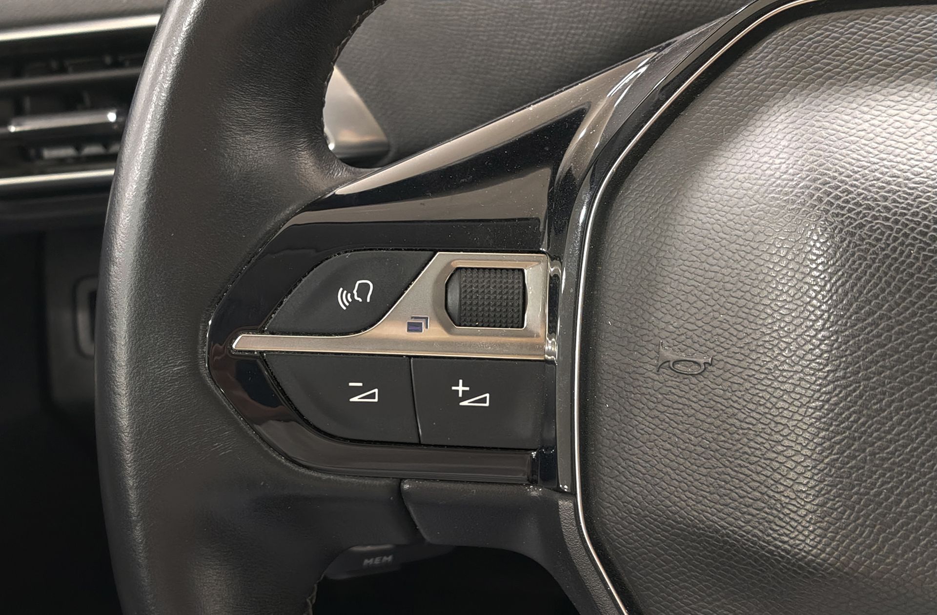 Peugeot 5008 PureTech 130 Allure Pack 7 plazas - foto 32