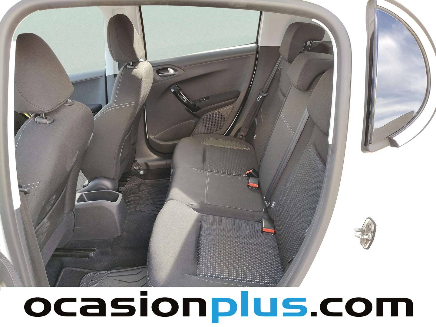 Foto asientos traseros Peugeot 208 Peugeot 208 PureTech 82 S&S Tech Edition (82 CV)