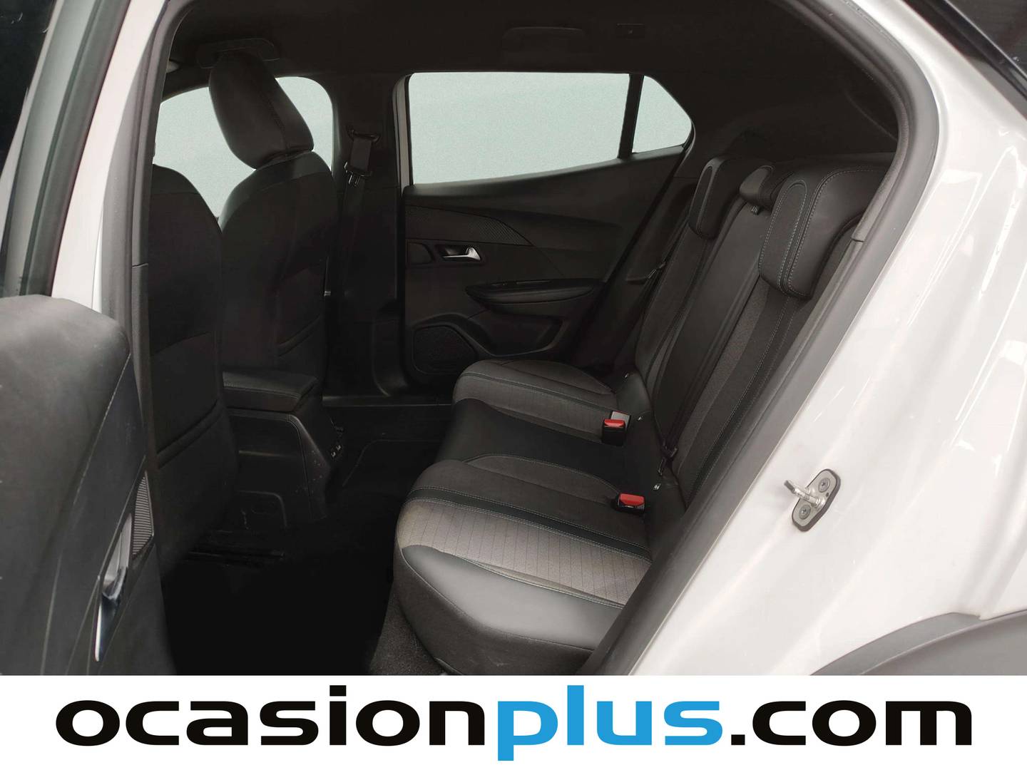 Foto asientos traseros Peugeot 2008 Peugeot 2008 PureTech 100 S&S Allure (100 CV)