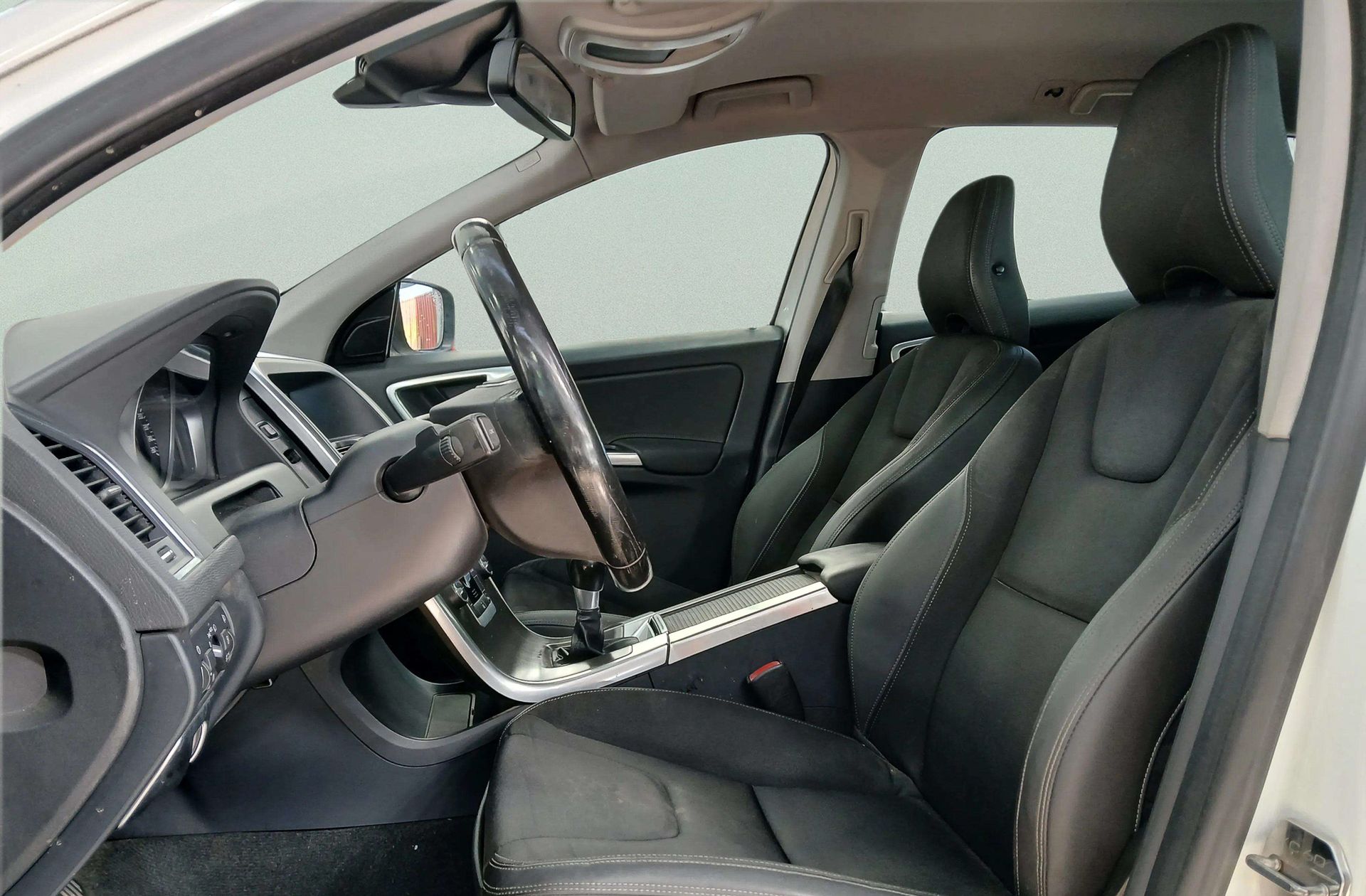 Volvo XC60 D3 Momentum - foto 8