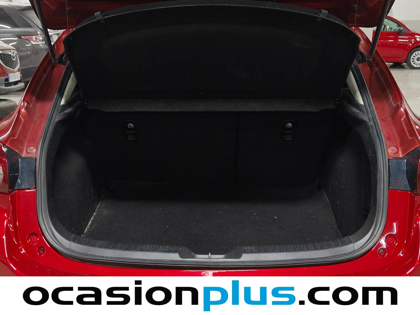 Fotos maletero Mazda Mazda3 Mazda Mazda 3 2.0 GE Luxury MT (120 CV)