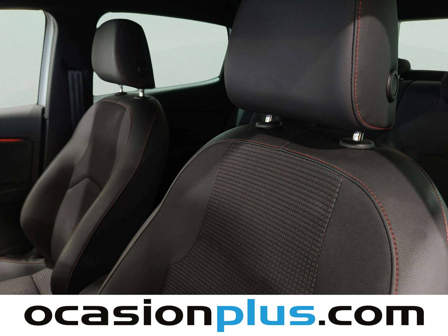Extras y acabados del Seat León Seat León 1.5 TSI S&S FR Fast Edition Plus (150 CV)