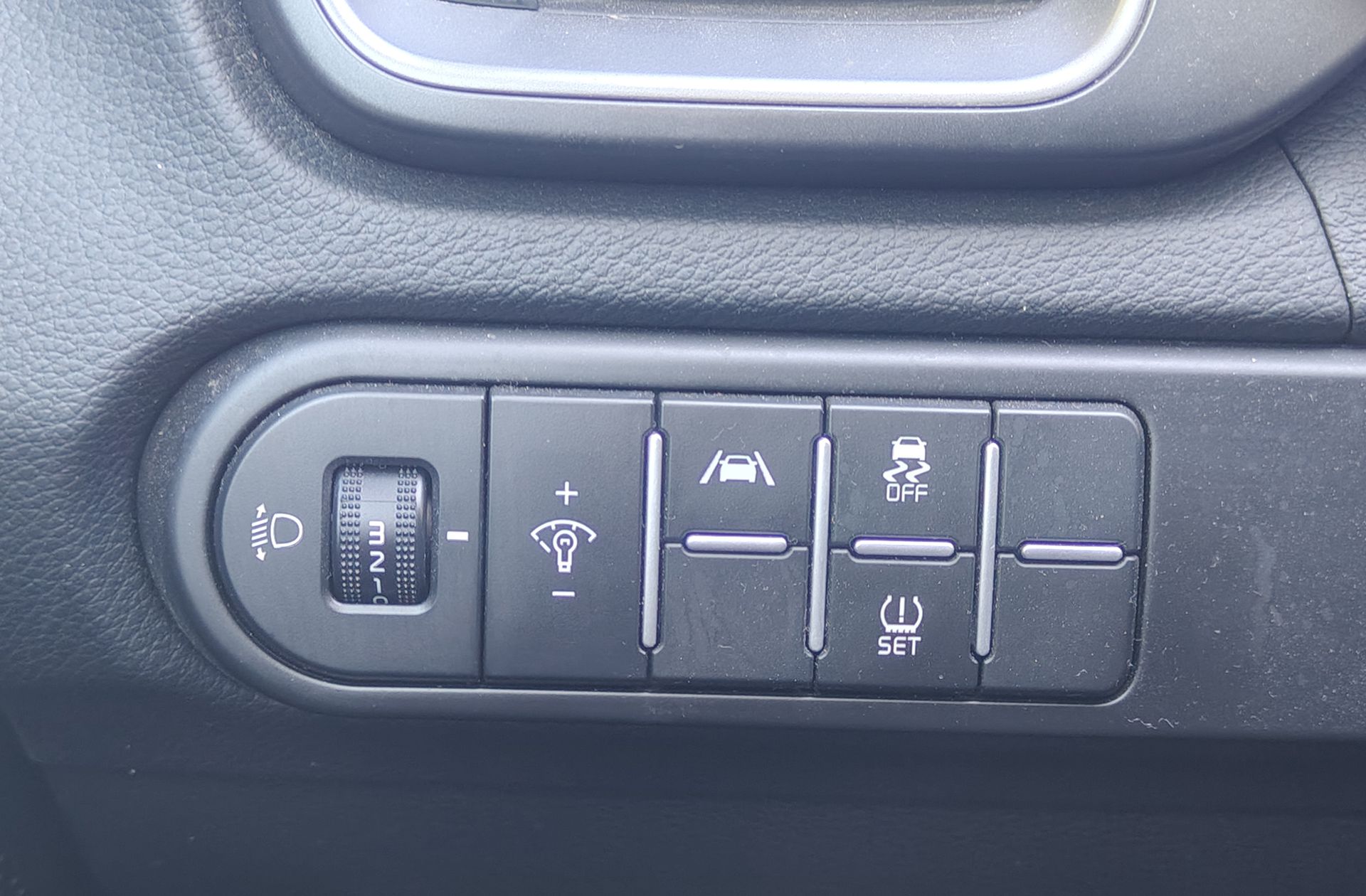 Kia Ceed 1.6 MHEV iMT Drive - foto 10