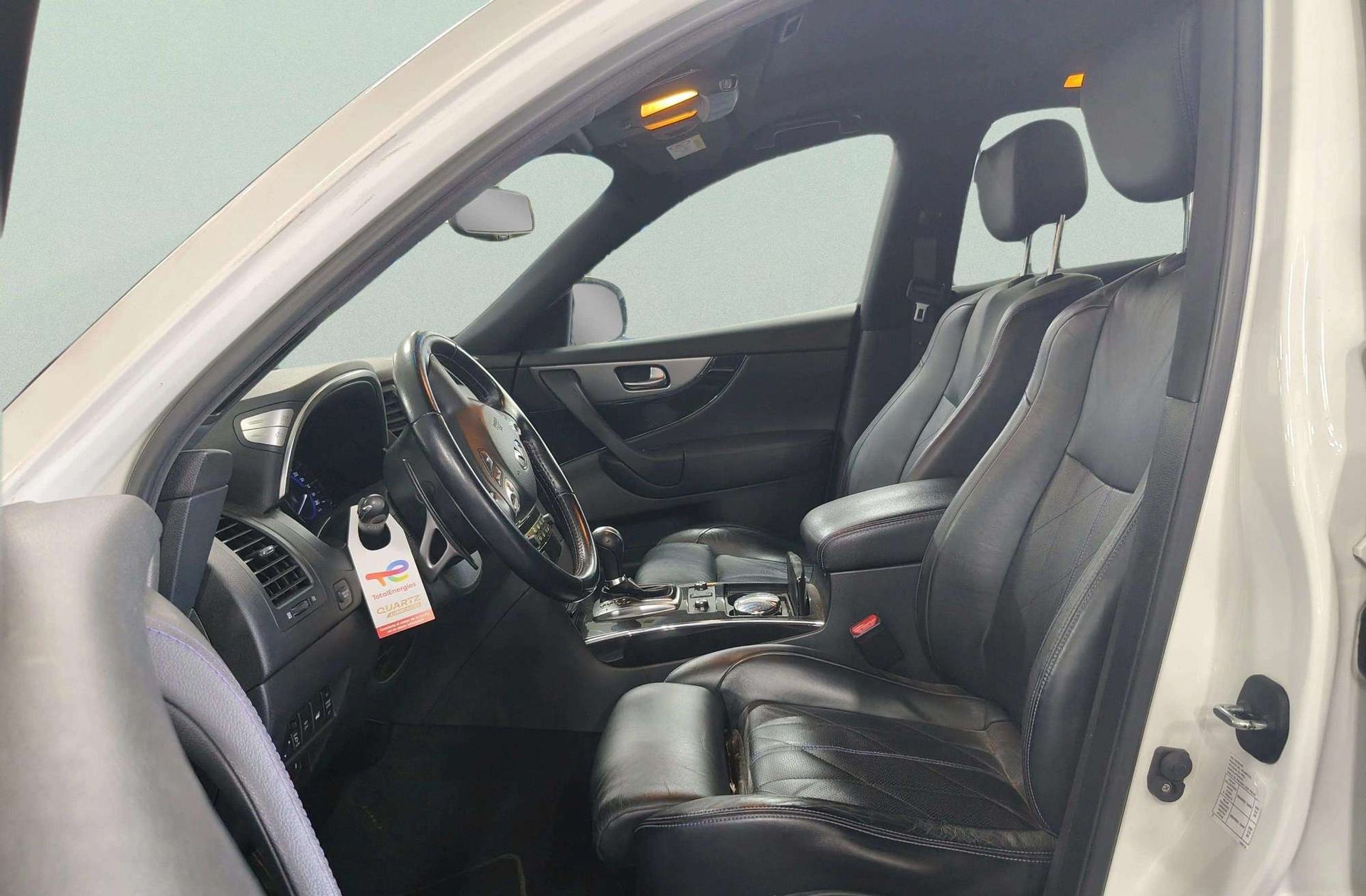 Infiniti QX70 3.0 D V6 S Design AWD - foto 14