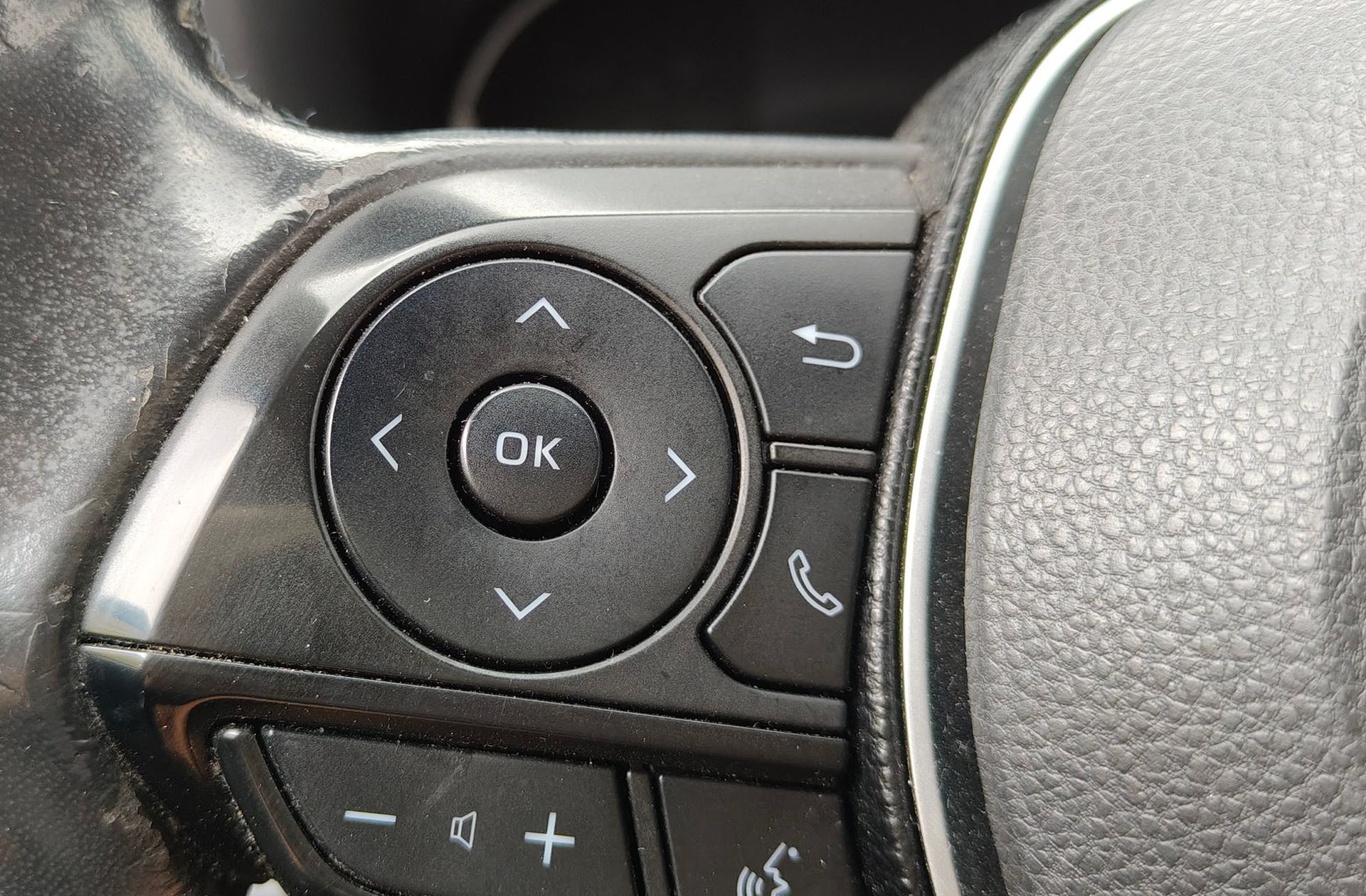 Toyota RAV4 2.5l hybrid Advance 4WD - foto 24