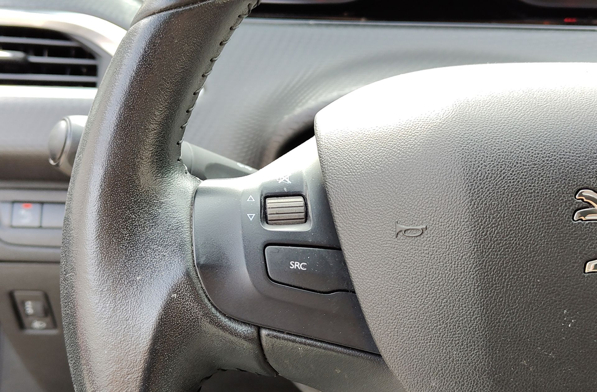 Peugeot 208 PureTech Signature - foto 22