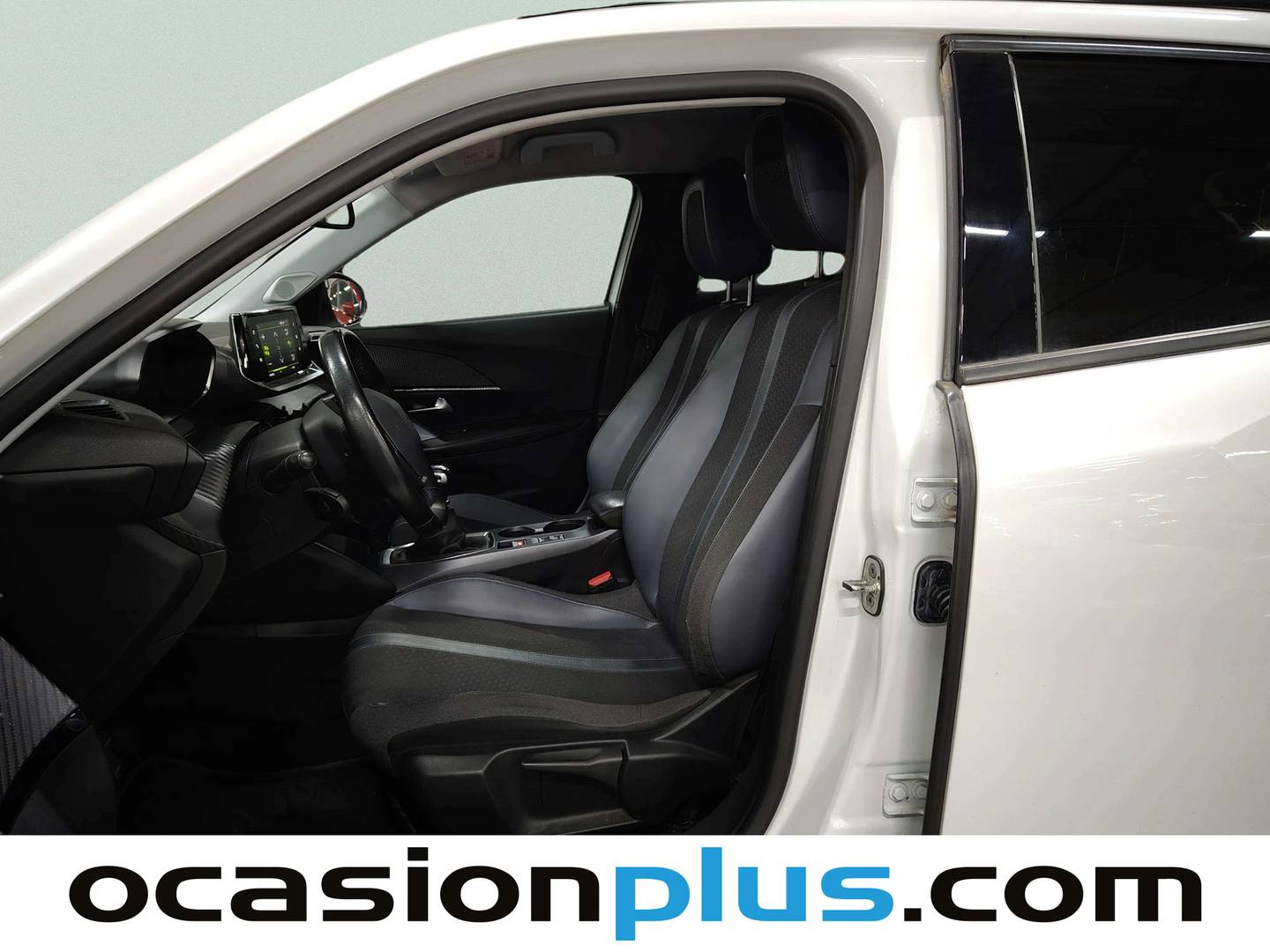 Foto asientos delanteros Peugeot 2008 Peugeot 2008 PureTech 130 S&S Allure (130 CV)