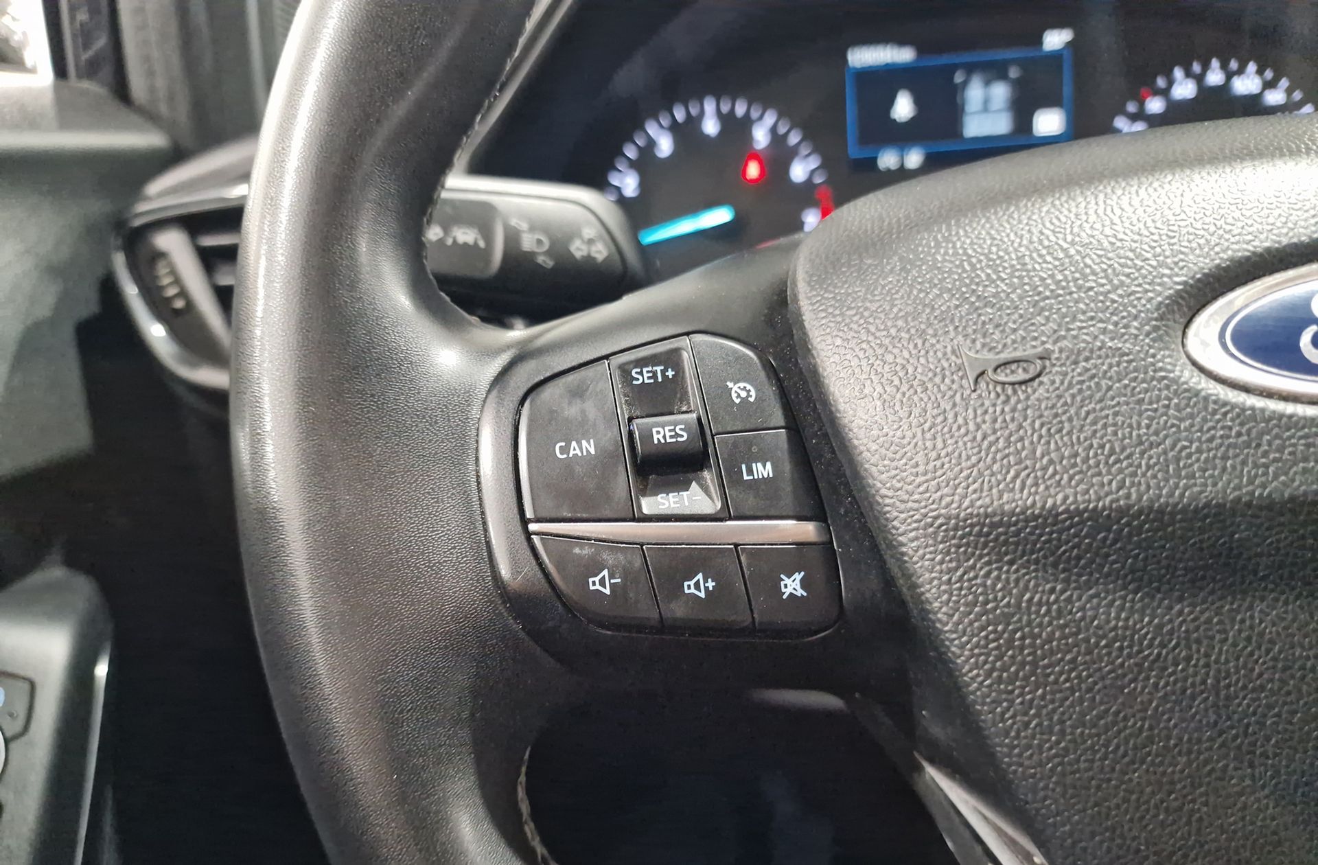 Ford Puma 1.0 EcoBoost MHEV Titanium Design - foto 27