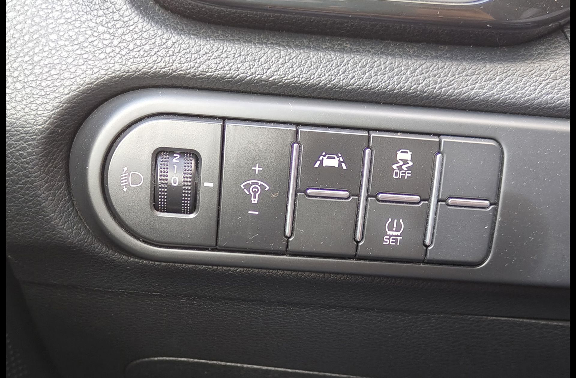 Kia XCeed 1.4 T-GDi Tech DCT - foto 8