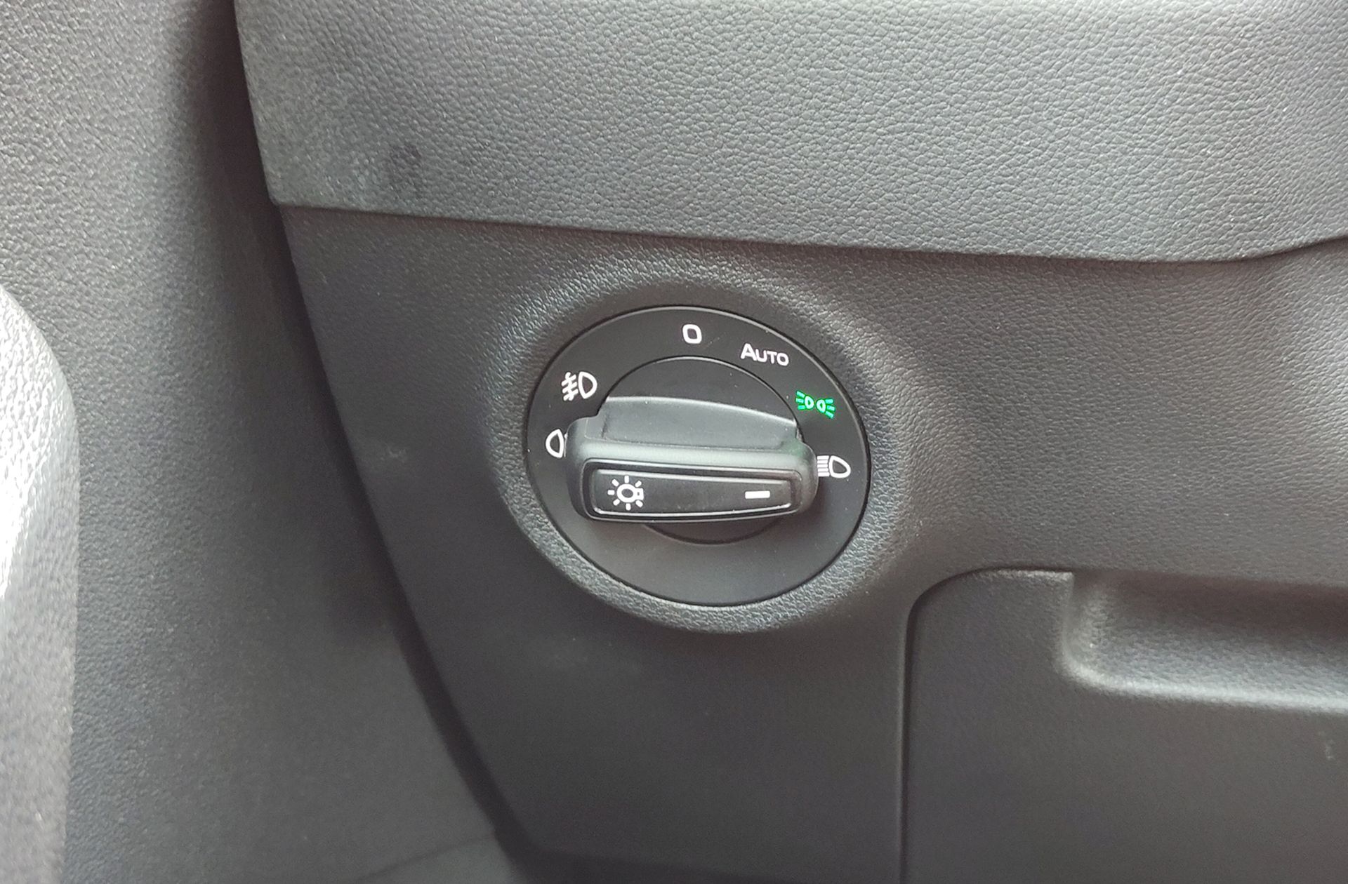 Škoda Karoq 2.0 TDI Selection - foto 24