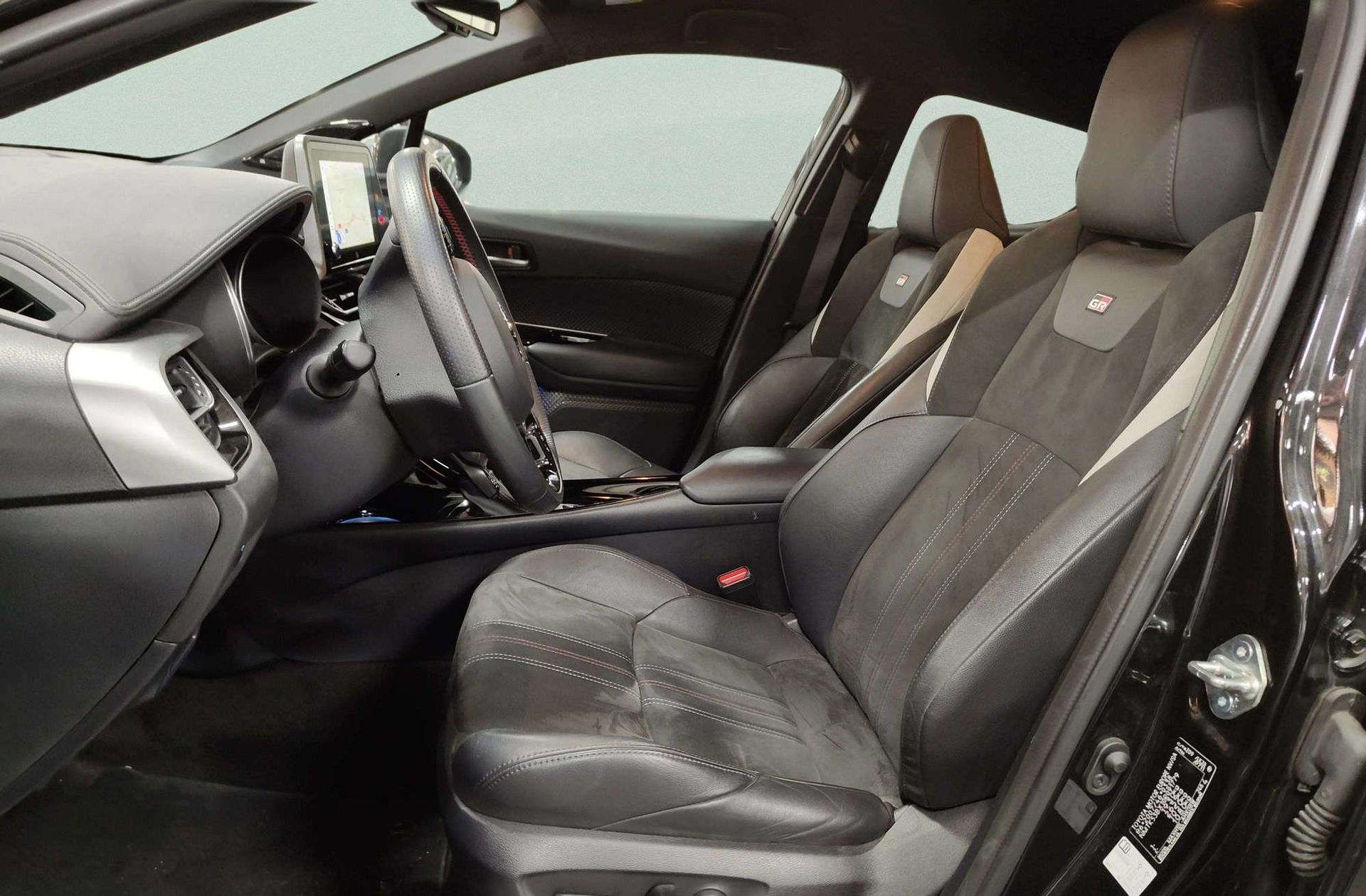 Toyota C-HR 180H GR Sport Black Edition - foto 15