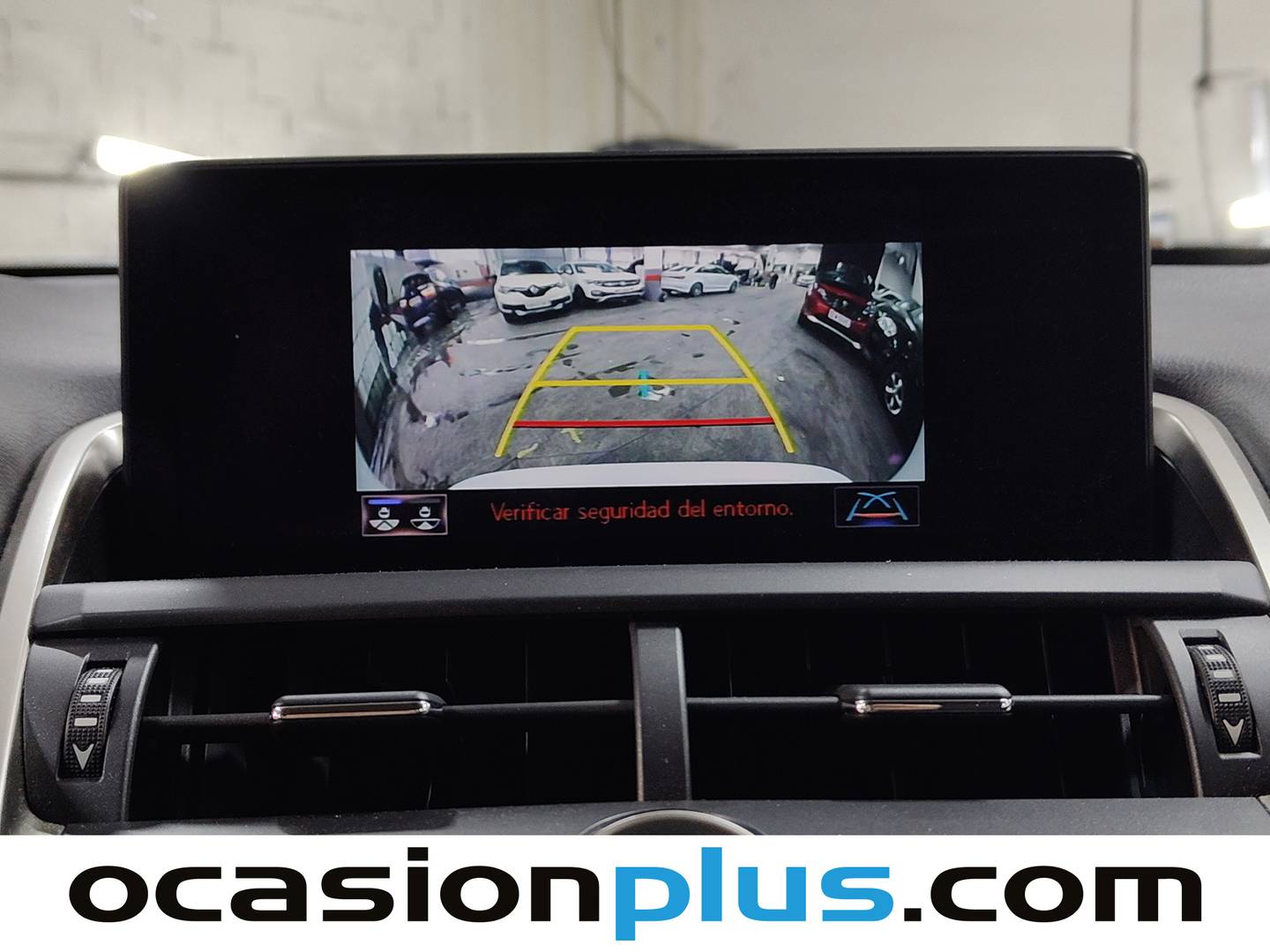 Acabados Lexus NX Lexus NX 300h Executive Navigation 4WD (197 CV)