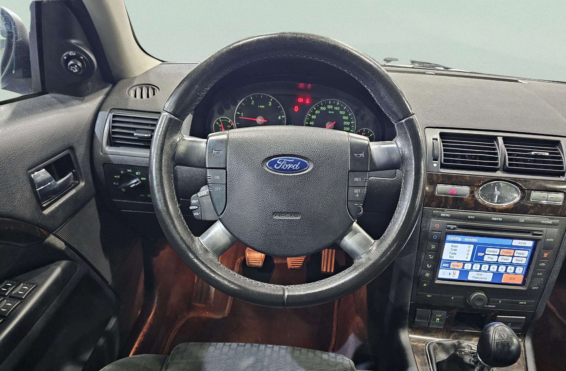 Ford Mondeo 2.0 TDCi Ghia - foto 18