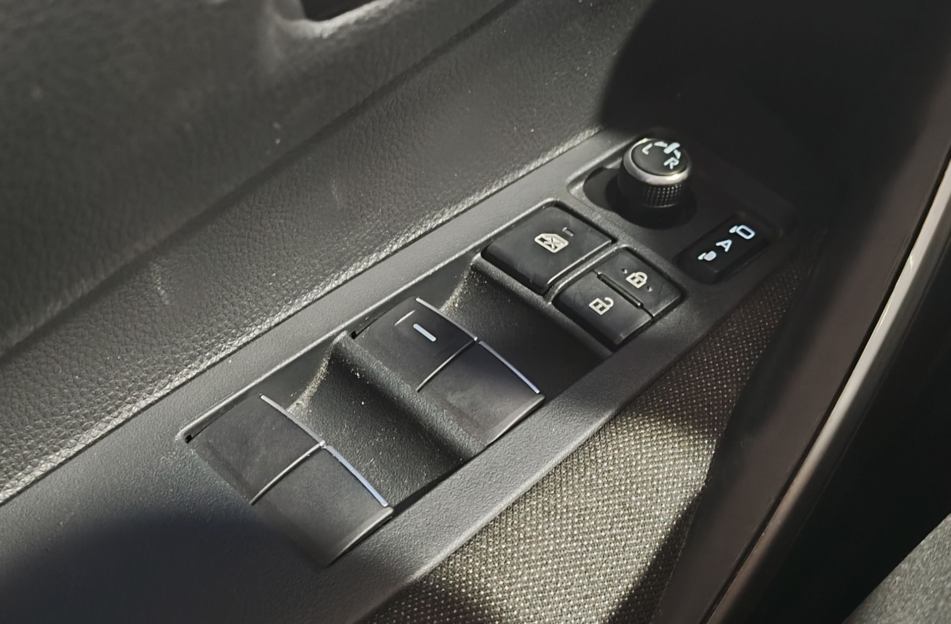 Toyota Corolla 140H Style - foto 37