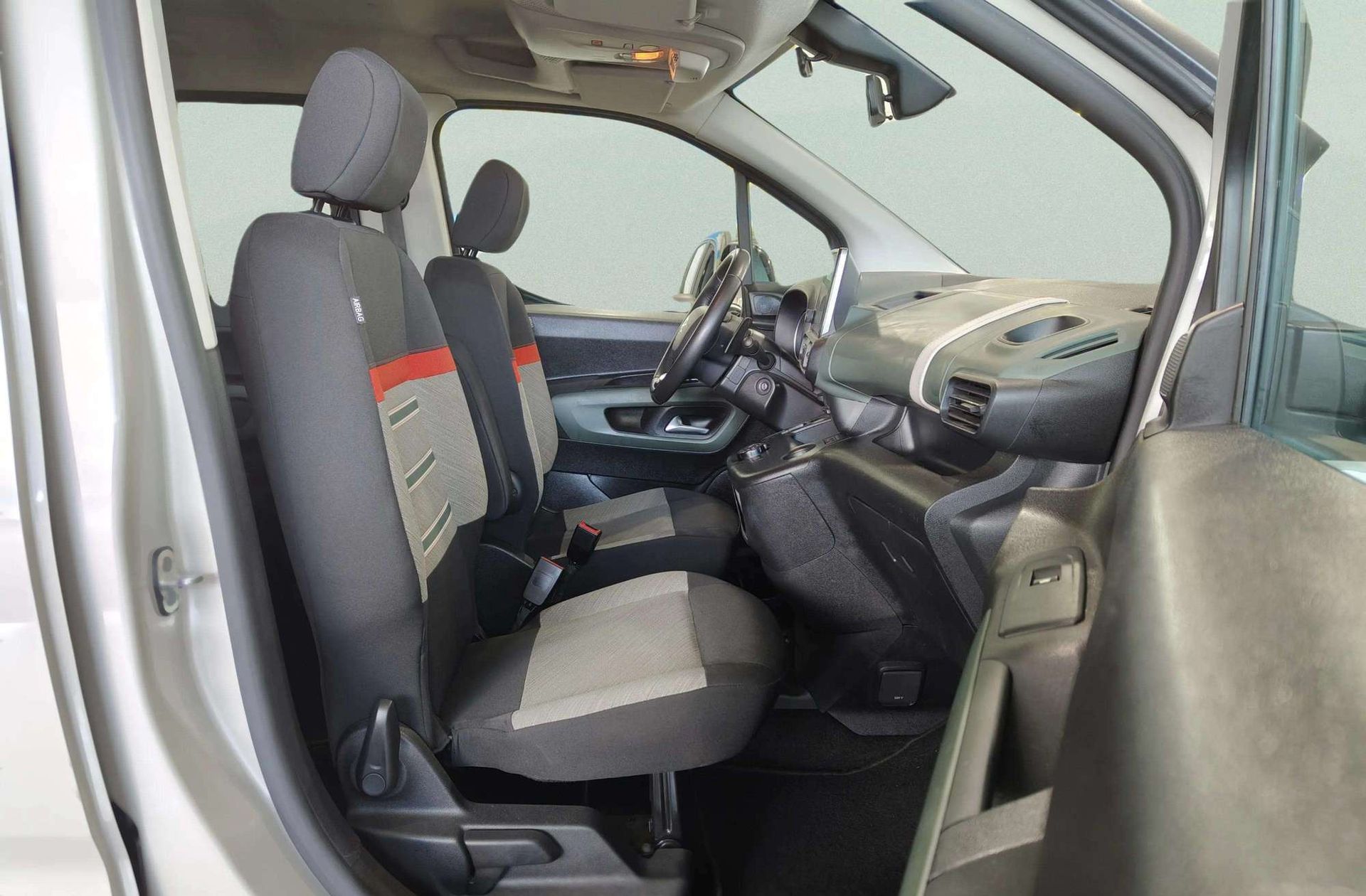 Citroën Berlingo BlueHDi 130 Talla M Shine EAT8 - foto 26