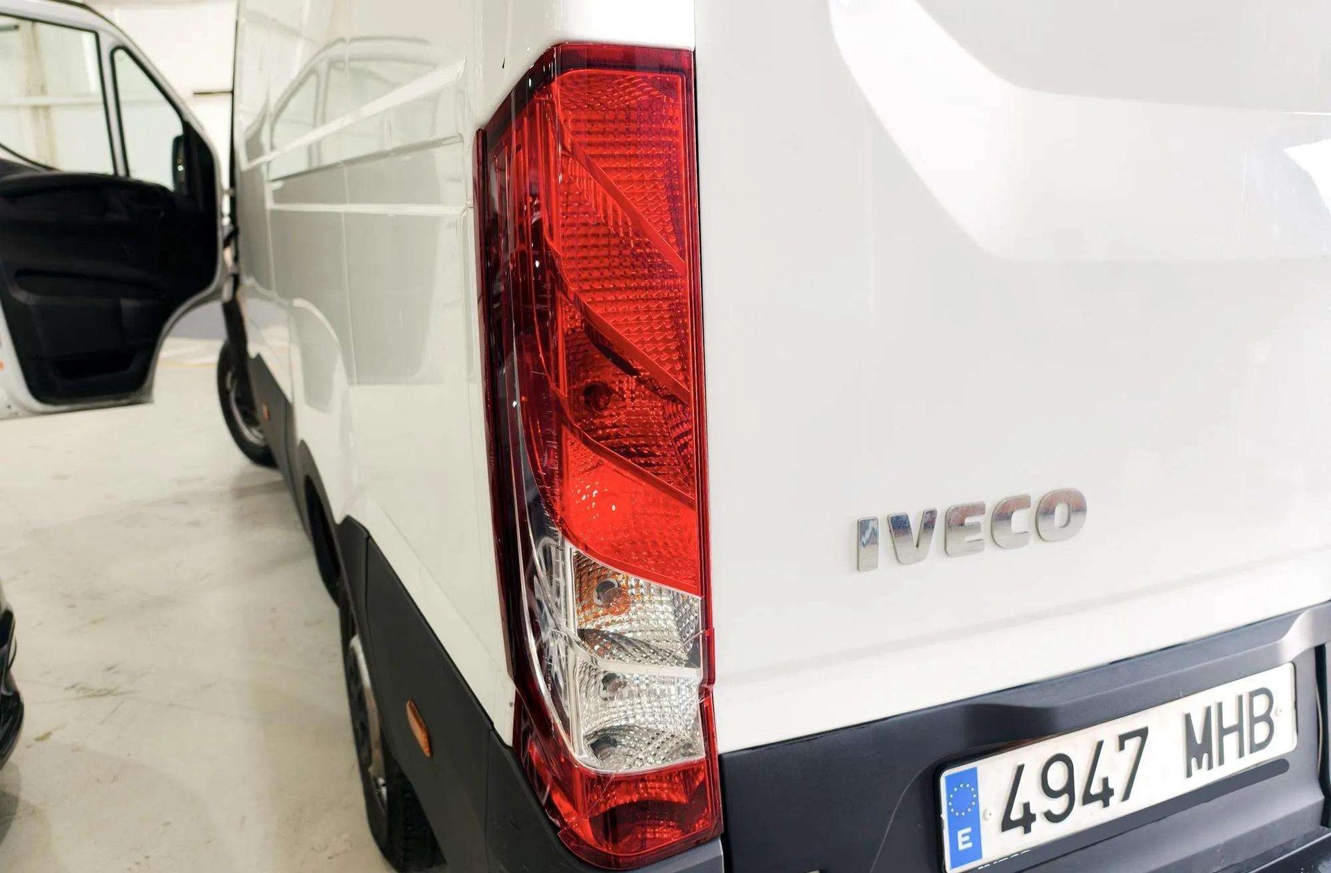 Iveco Daily Furgon 35S 16 V 3520L/H2 - foto 14