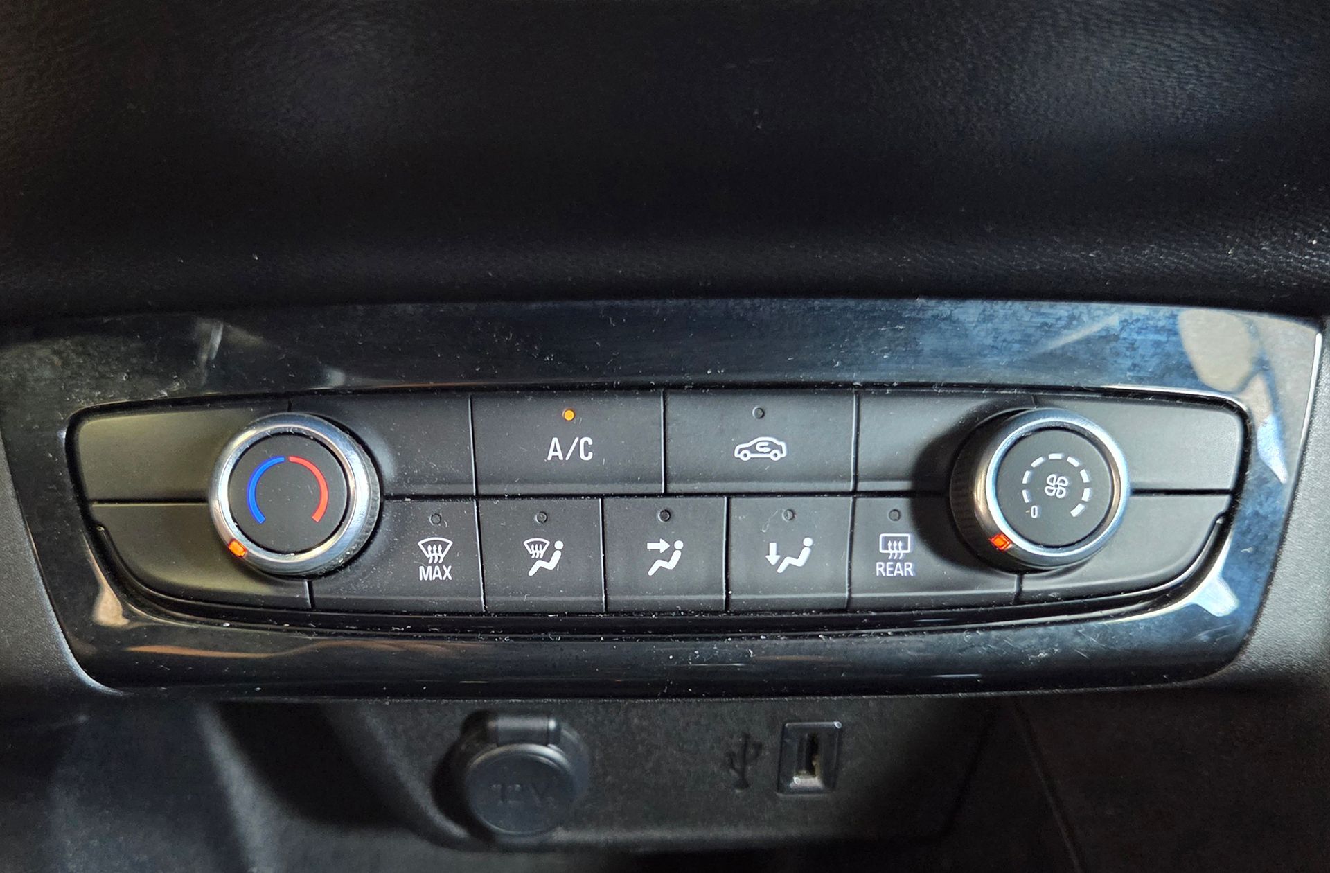 Opel Corsa 1.2 XEL Edition - foto 24
