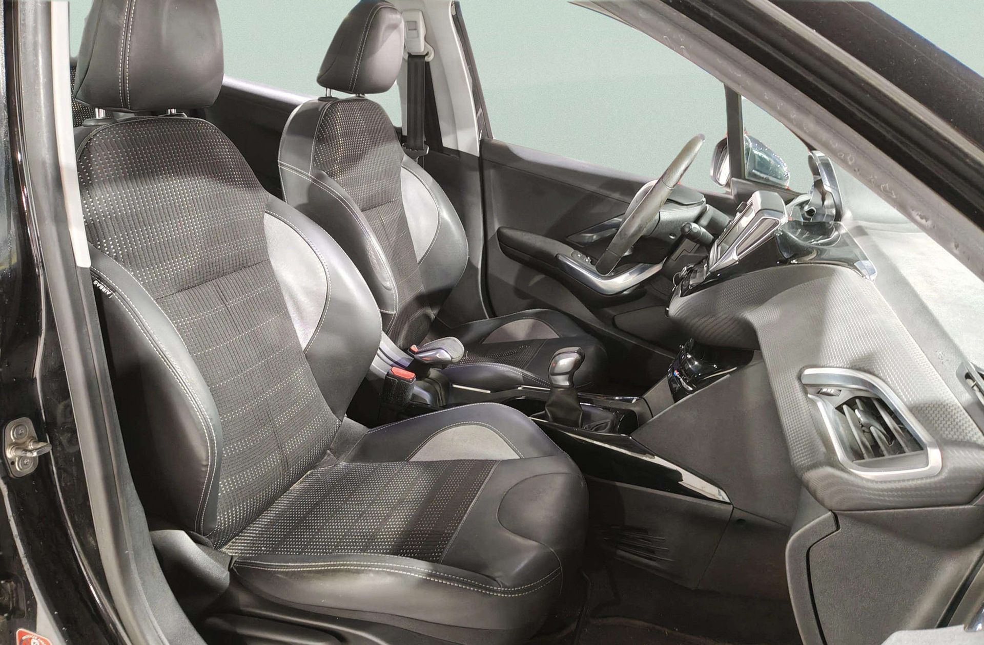 Peugeot 2008 e-HDI 92 Allure - foto 16