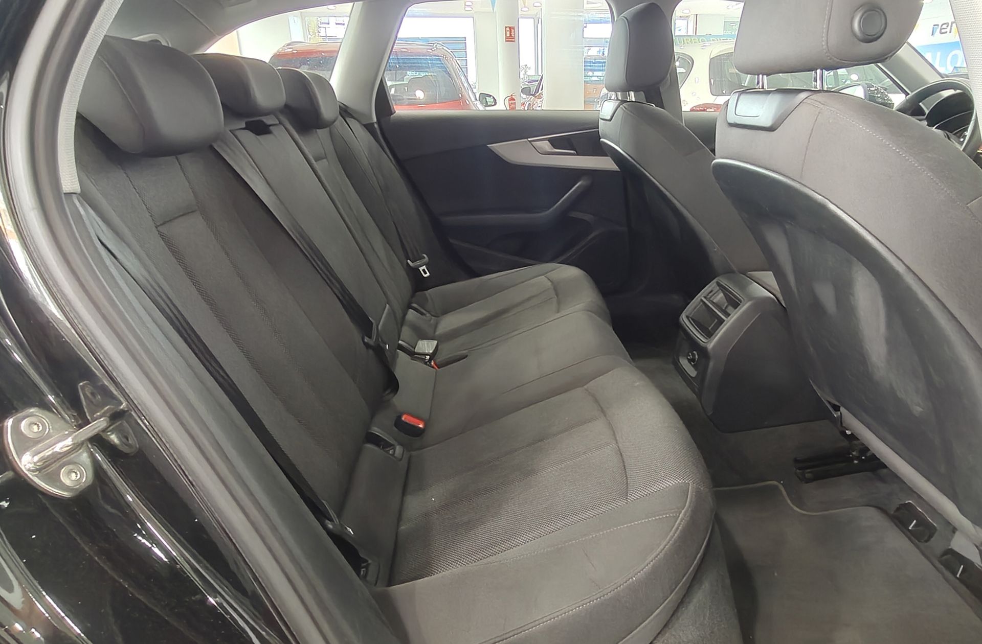 Audi A4 Avant Advanced 35 TFSI S tronic - foto 17