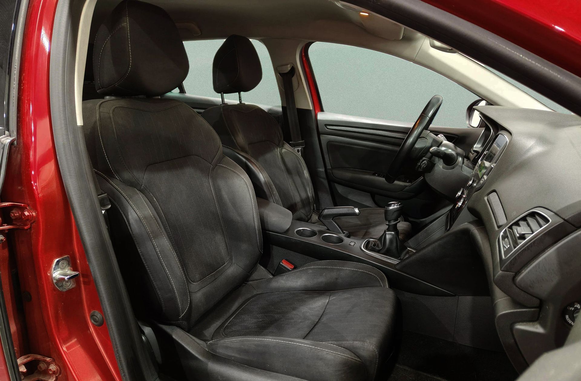 Renault Mégane LImited TCe GPF - foto 16