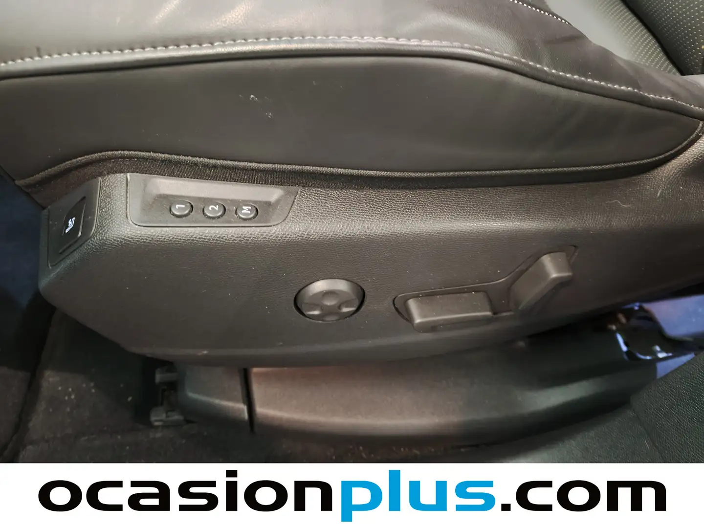 Foto DS DS 7 Crossback DS DS7 Crossback E-Tense 300 Louvre 4WD Auto (300 CV)