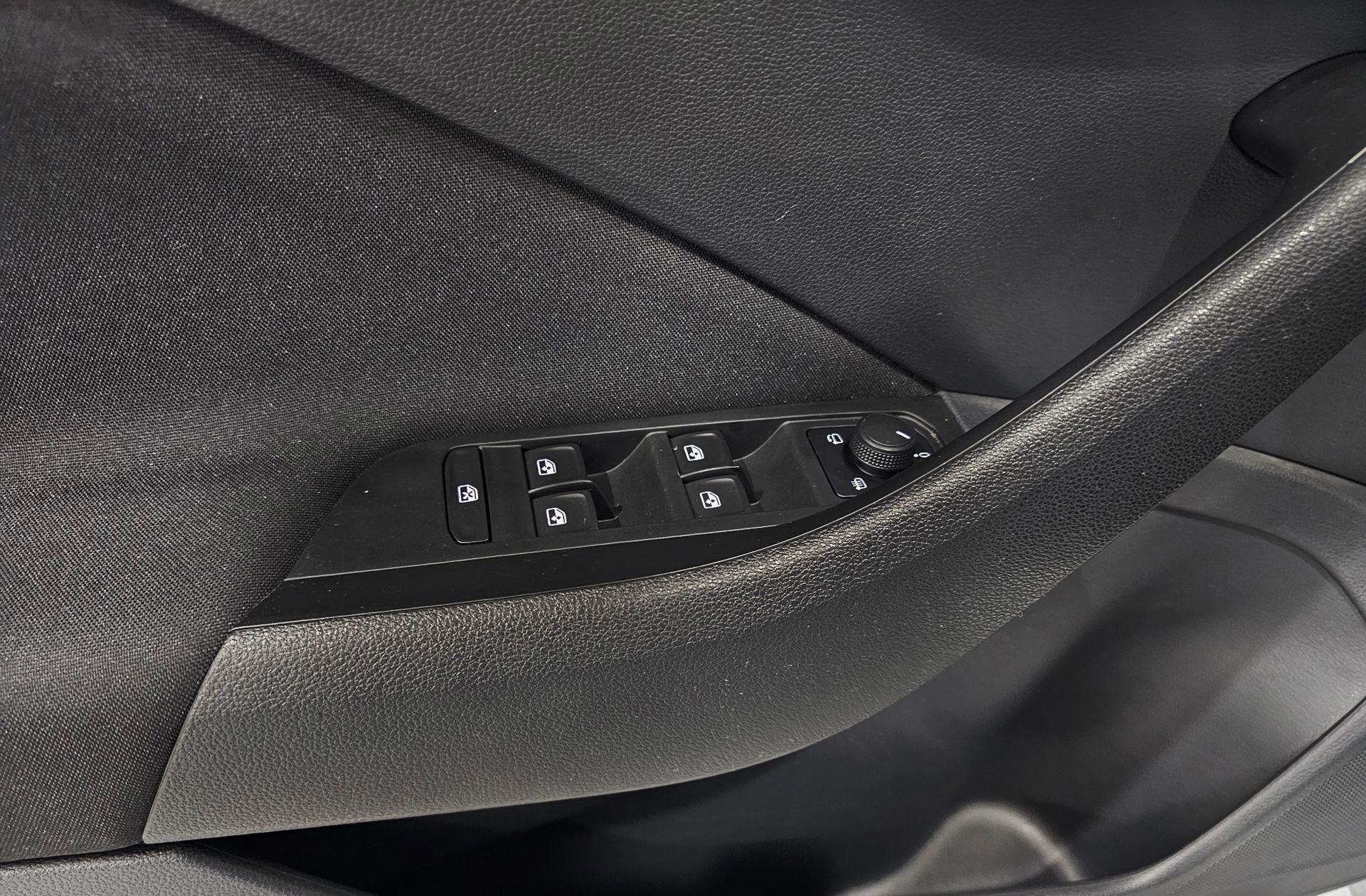 Škoda Kamiq 1.5 TSI Ambition DSG - foto 36