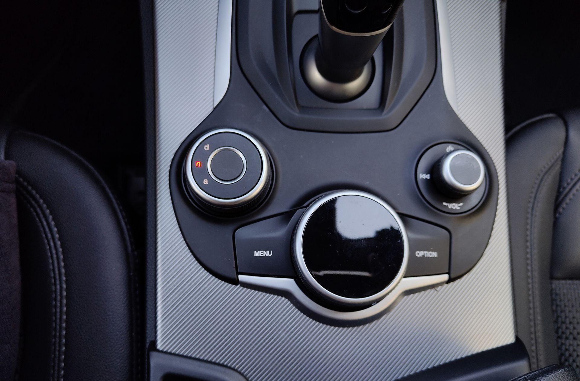 Alfa Romeo Stelvio 2.0 Gasolina Executive AWD - foto 34