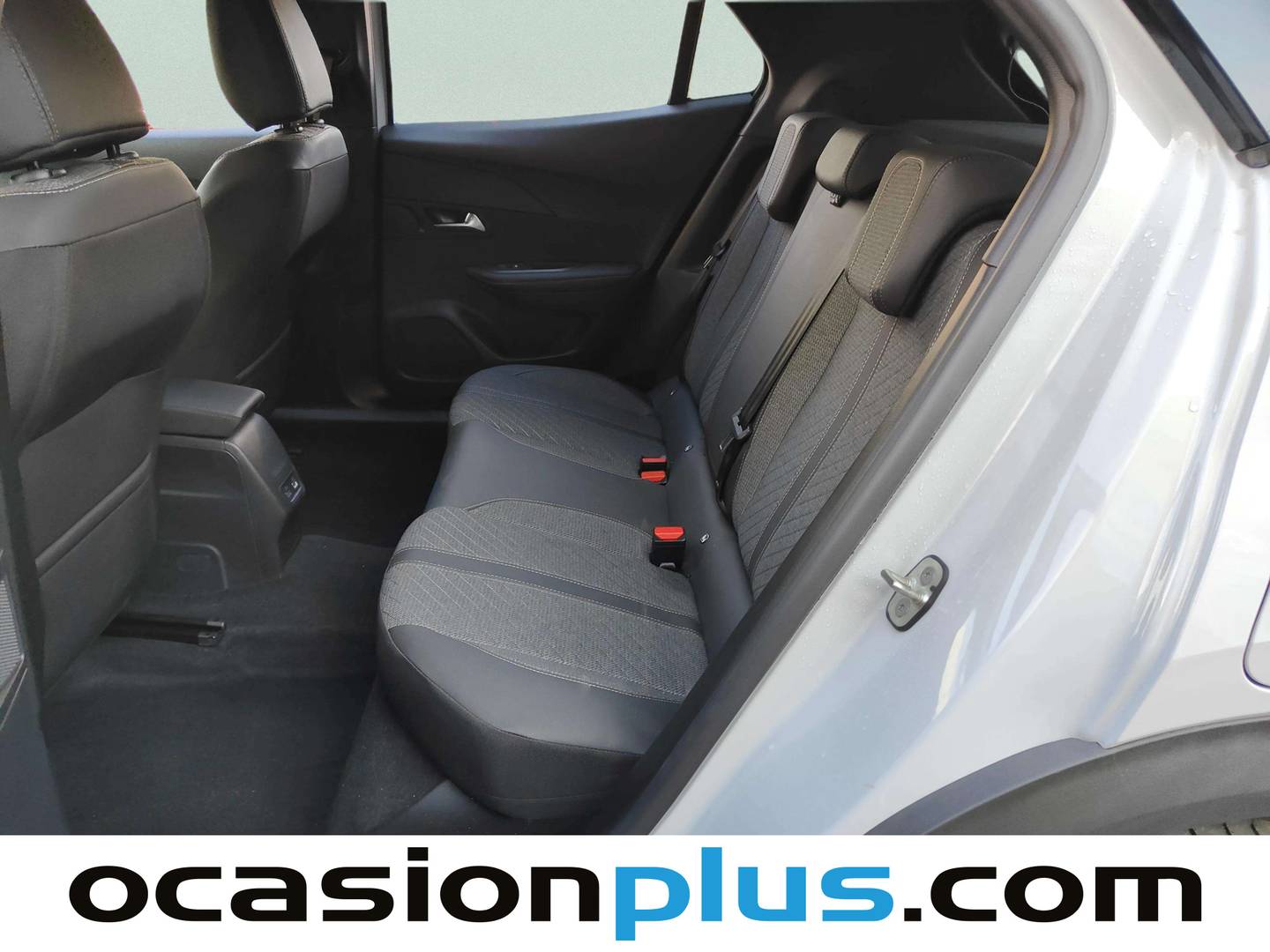 Foto asientos traseros Peugeot 2008 Peugeot 2008 Allure Hybrid eDCS6 (145 CV)