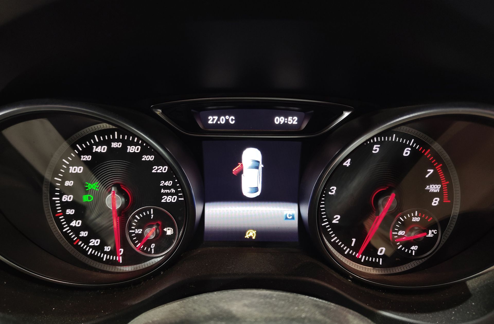 Mercedes-Benz CLA 180 Pack AMG - foto 22