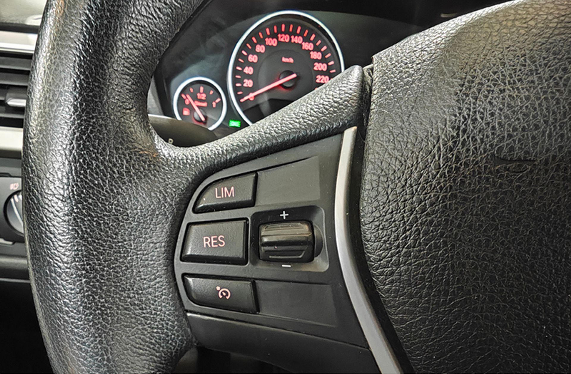 BMW Serie 3 318d - foto 25