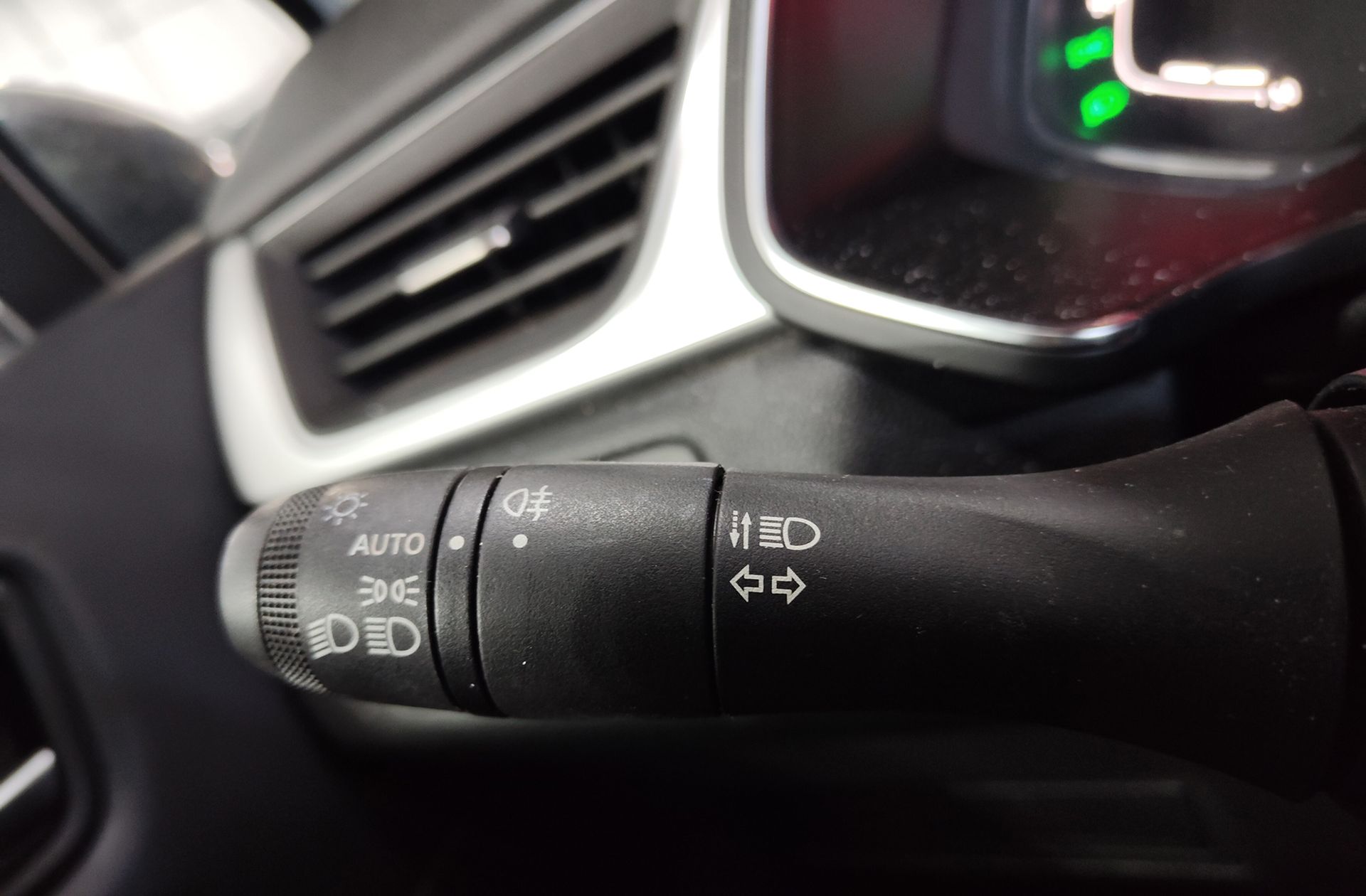 Renault Captur Techno TCe - foto 24