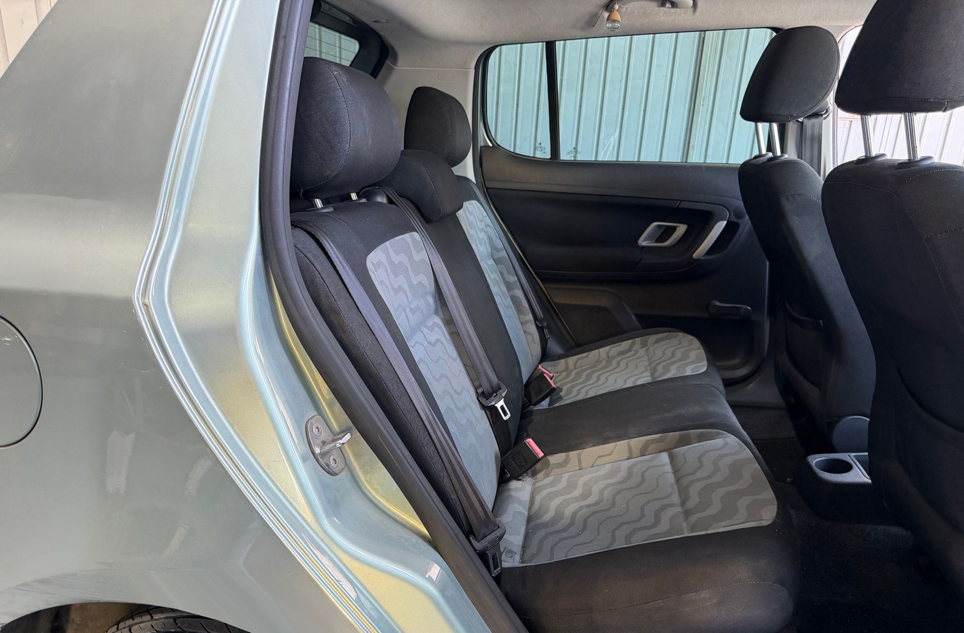 Škoda Fabia 1.4 TDI Young - foto 13