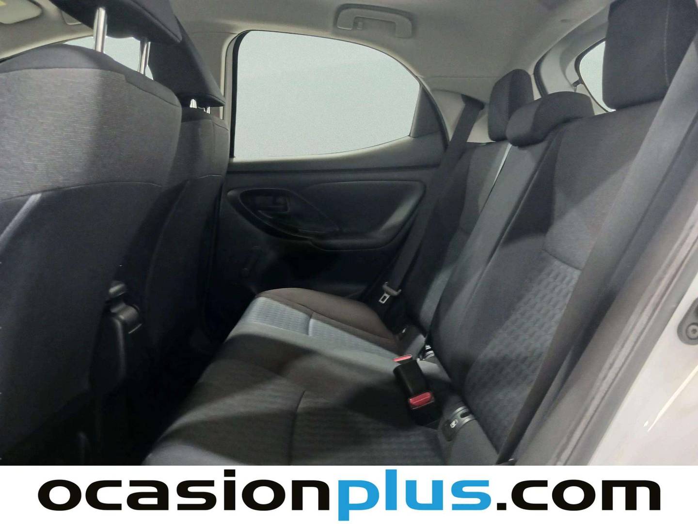 Foto asientos traseros Toyota Yaris Toyota Yaris 1.5 120H Business Plus (116 CV)