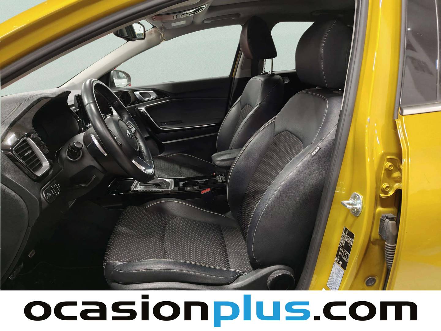Foto asientos delanteros KIA XCeed KIA XCeed 1.6 MHEV Emotion DCT (136 CV)