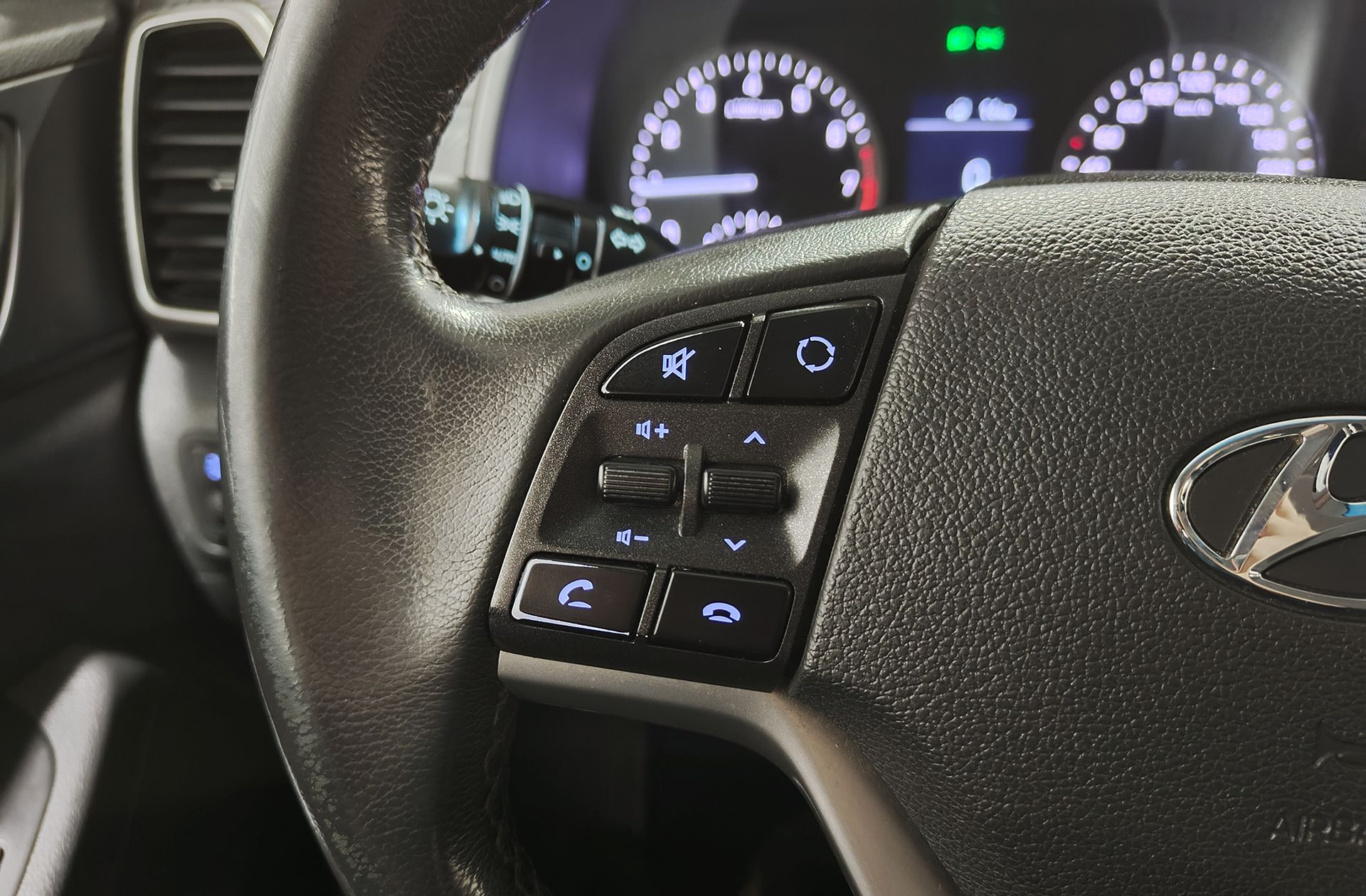Hyundai Tucson 1.6 GDI BlueDrive Essence 4x2 - foto 24