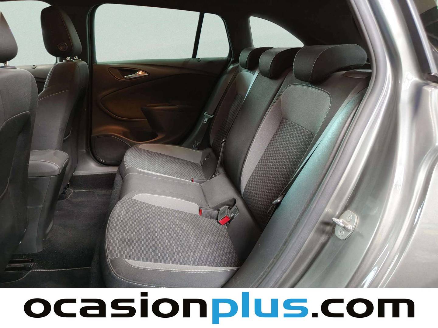 Foto asientos traseros Opel Astra Opel Astra 1.4T SHT S/S Business Elegance CVT (145 CV)