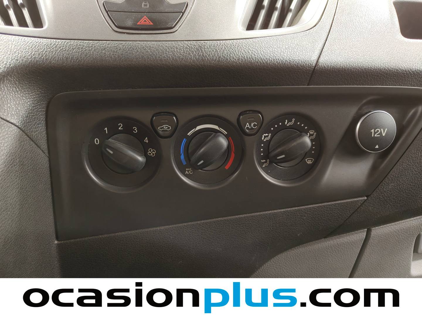Equipamiento del Ford Transit Custom Ford Transit Custom Furgon 2.2 TDCI 270 L1 Ambiente (100 CV)
