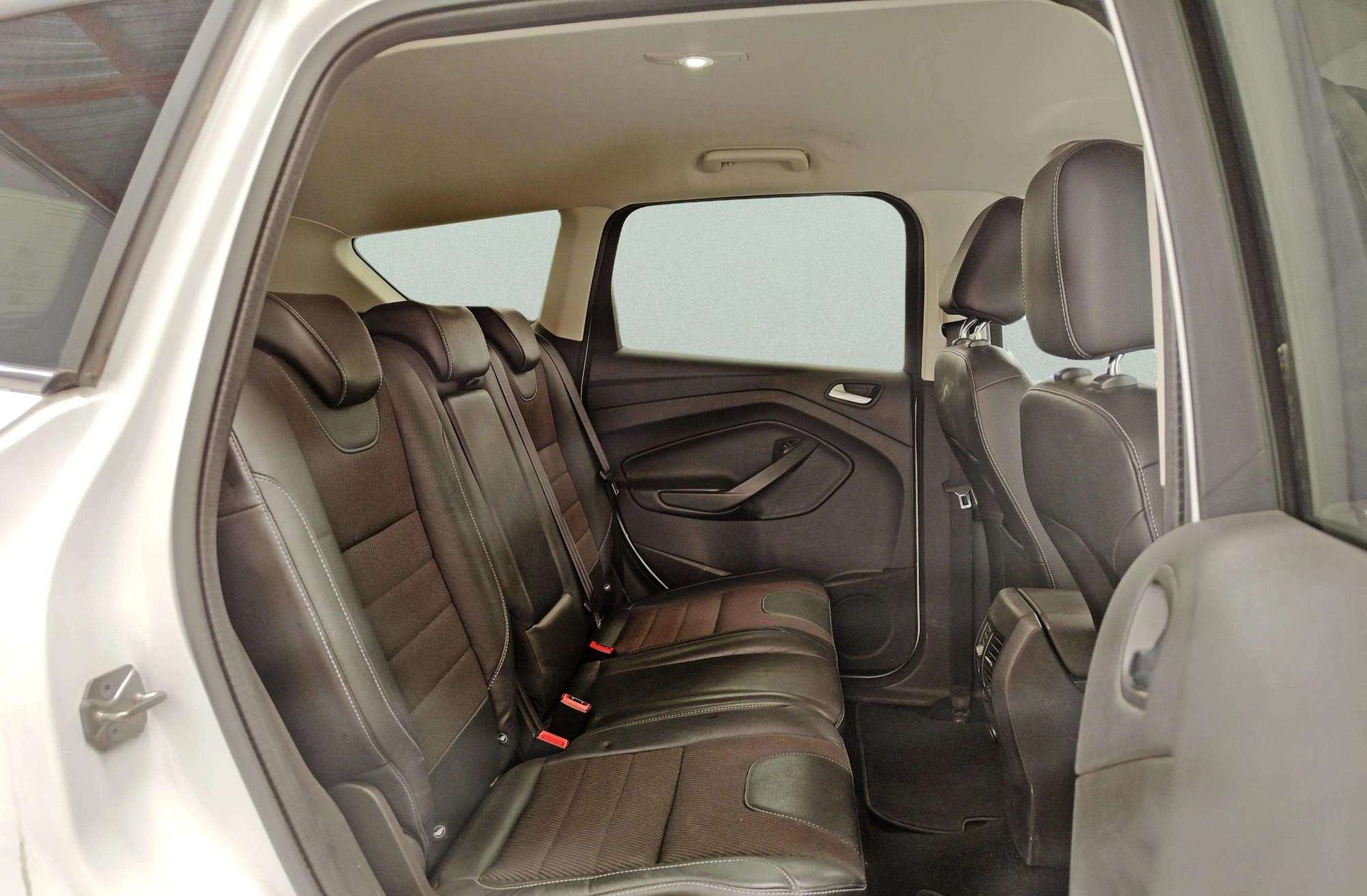 Ford Kuga 1.5 EcoBoost Titanium 4x2 - foto 14