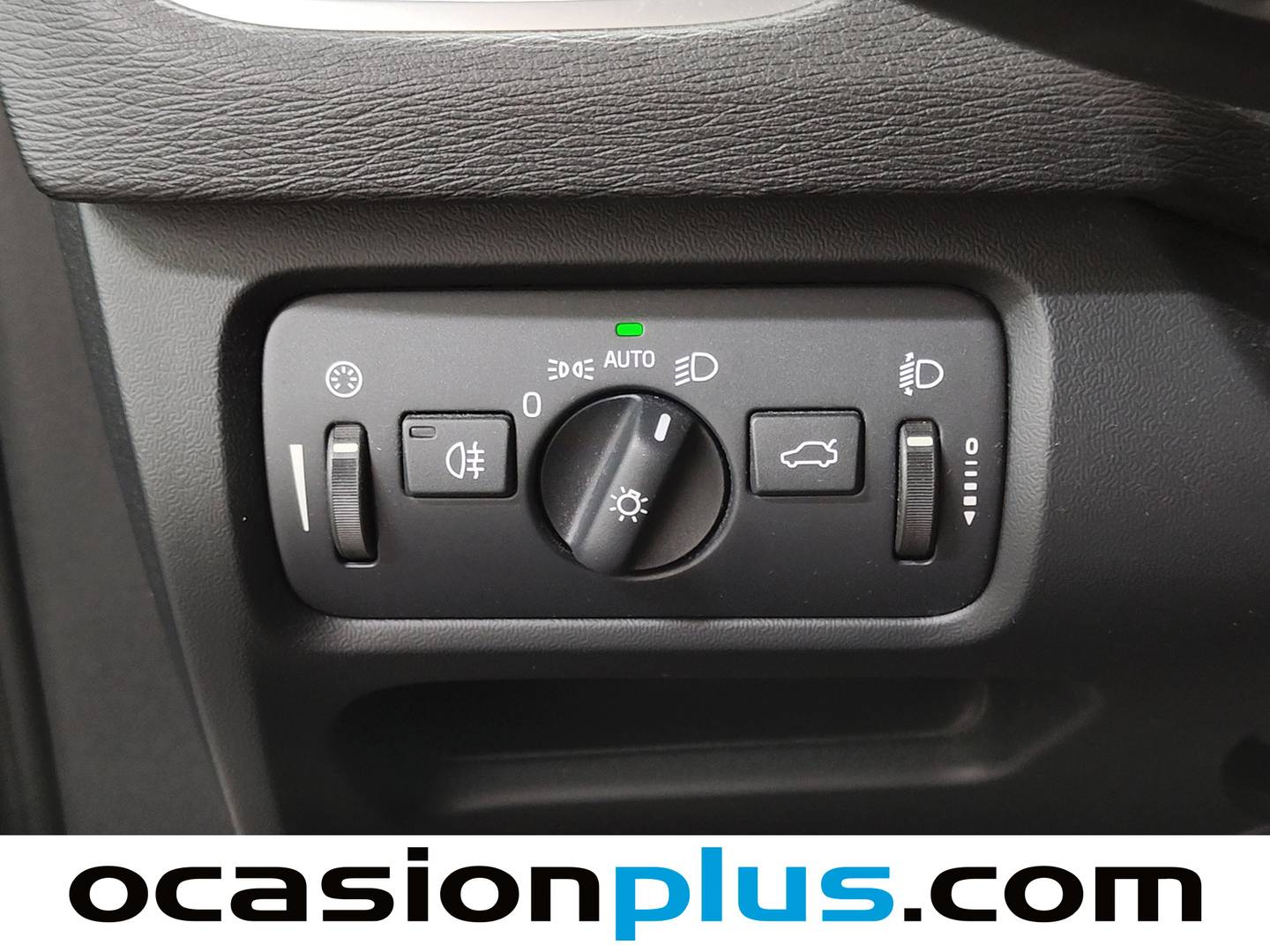 Foto Volvo V40 Cross Country Volvo V40 Cross Country D2 Momentum  (115 CV)