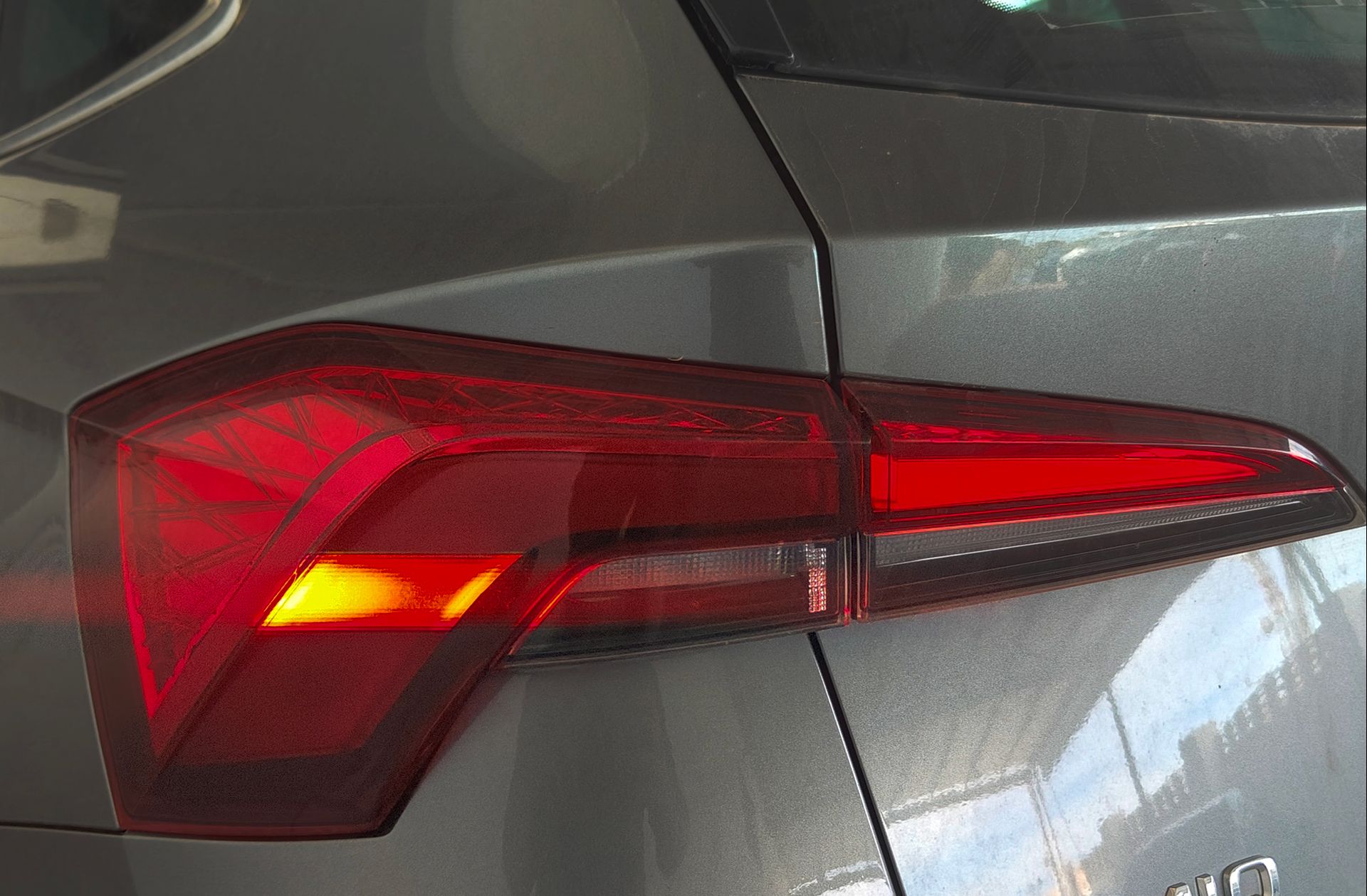 Škoda Kamiq 1.0 TSI Ambition DSG - foto 15