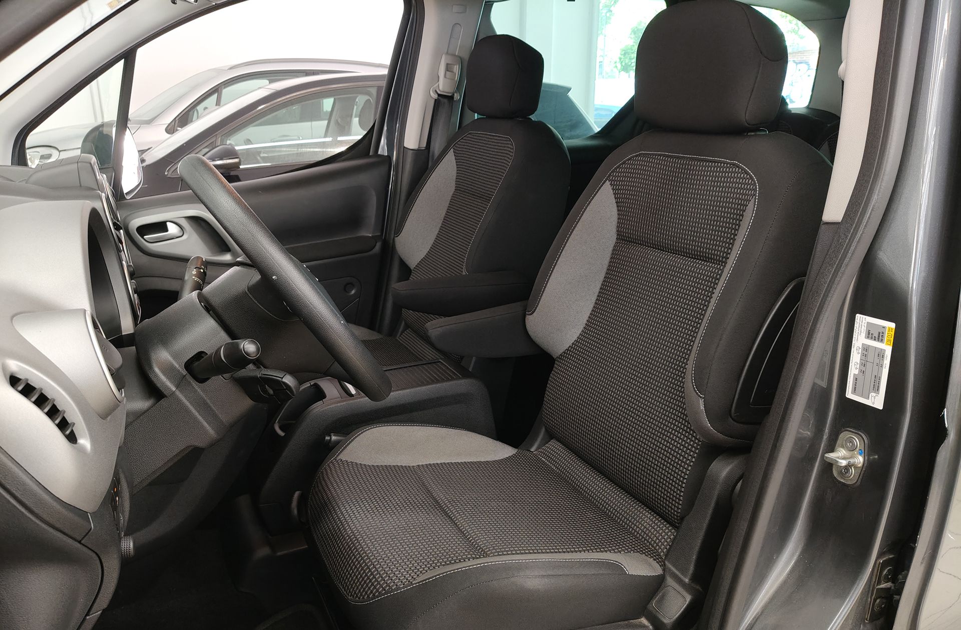 Peugeot Partner Tepee Combi 1.2 PureTech Adventure Edition - foto 11