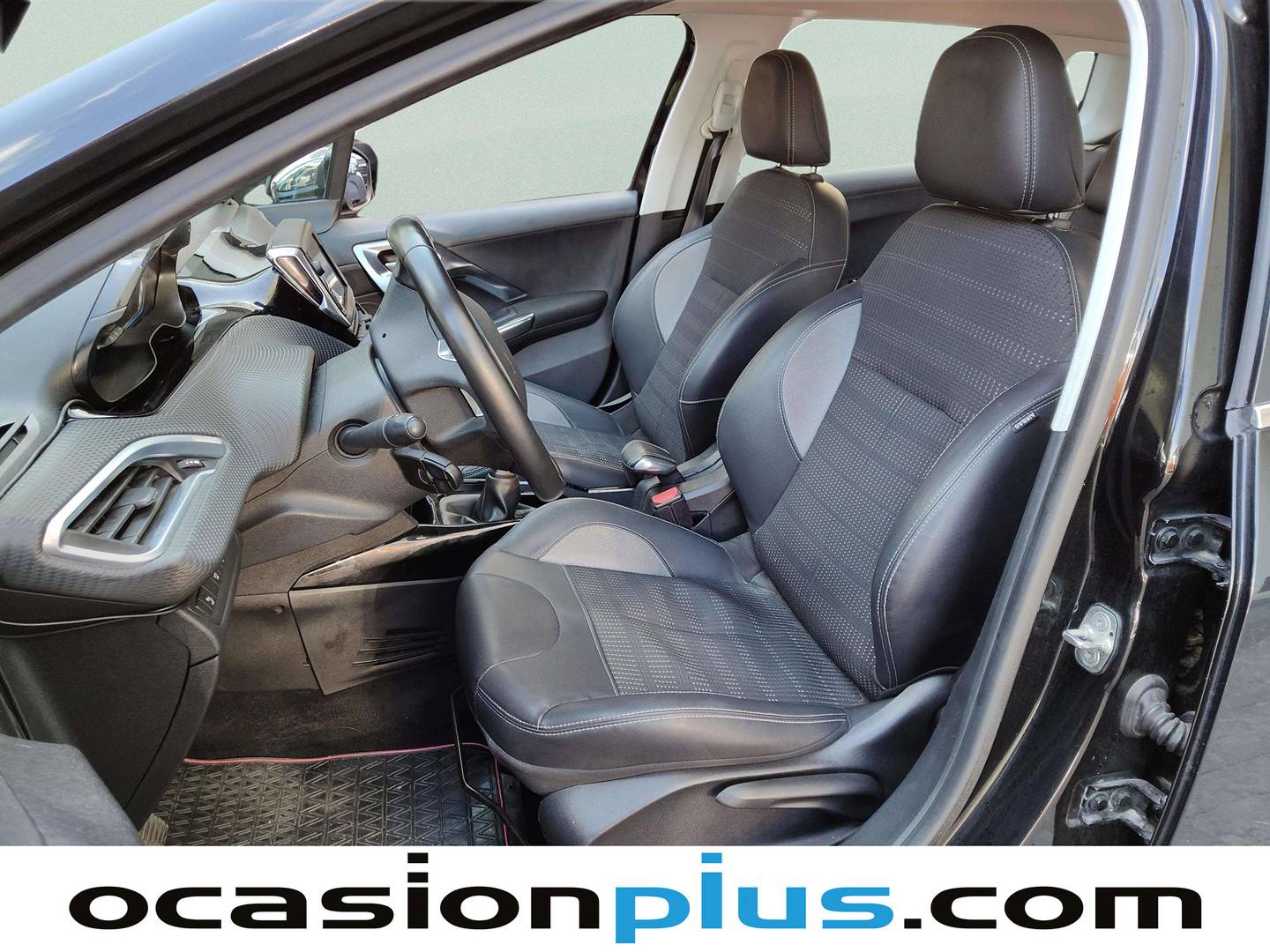 Foto asientos delanteros Peugeot 2008 Peugeot 2008 e-HDI 92 Allure (92 CV)