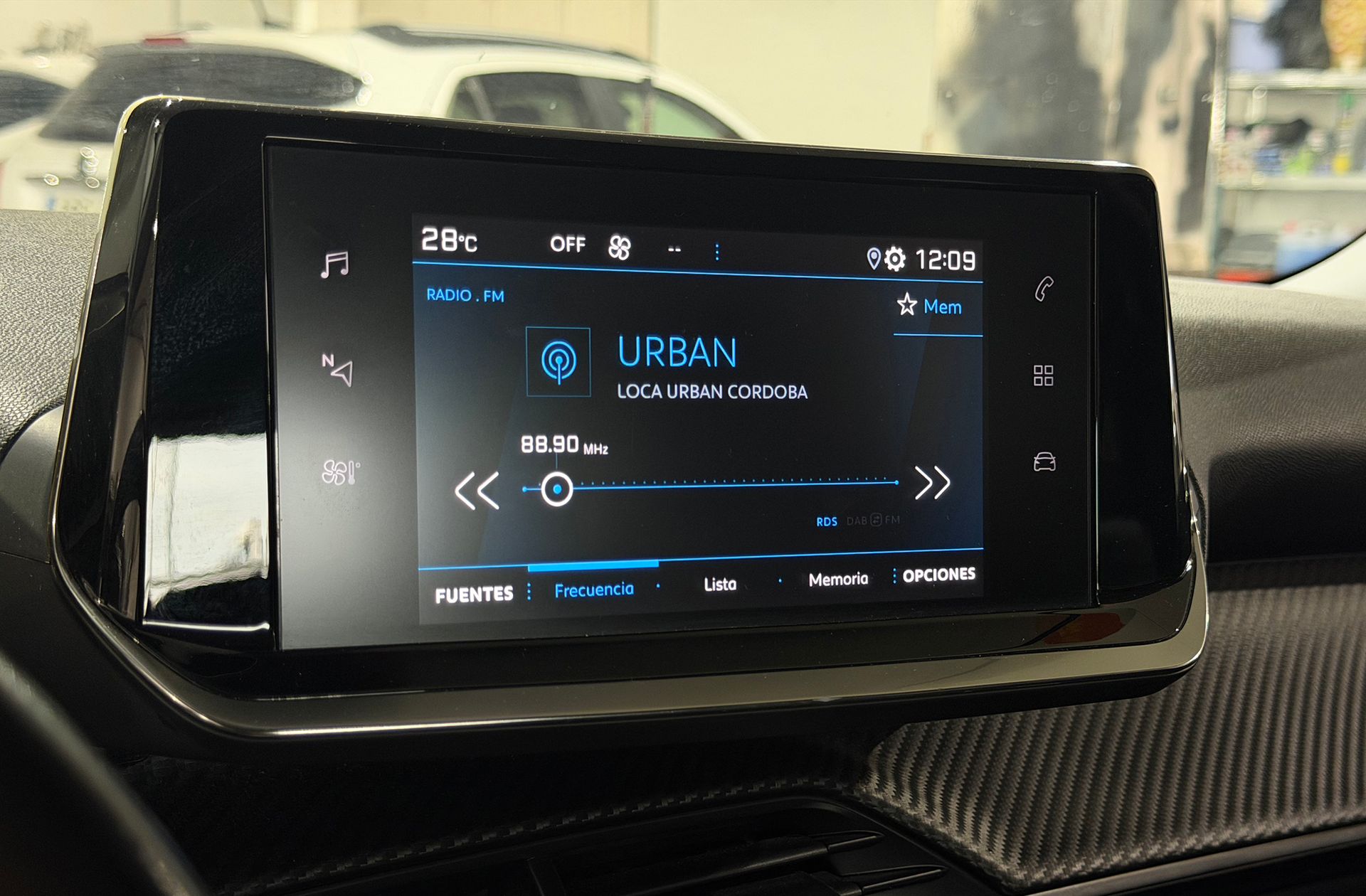 Peugeot 2008 PureTech 100 Allure Pack - foto 38