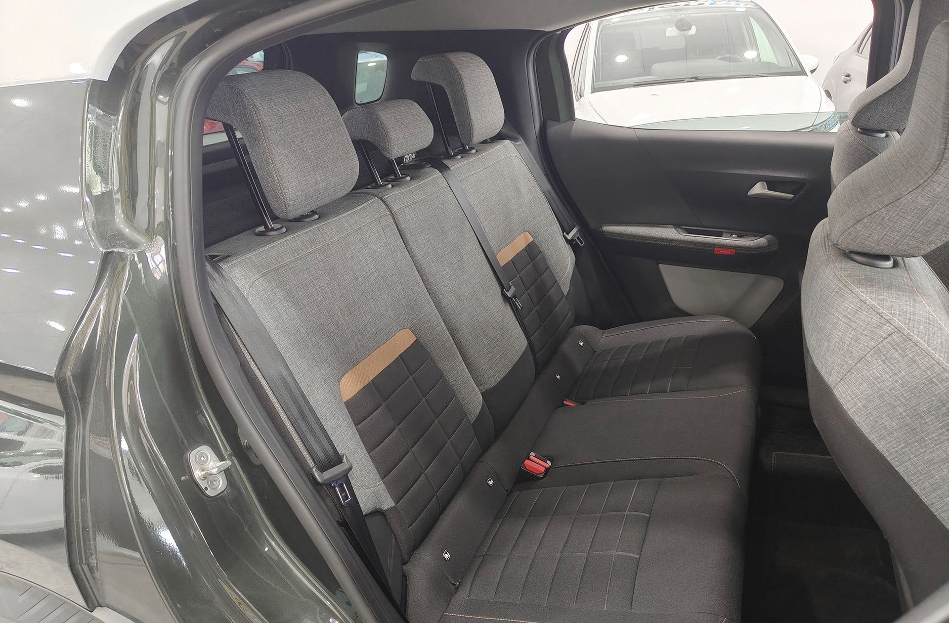 Citroën C3 Aircross Hybrid 136 Plus e-DCS6 - foto 17