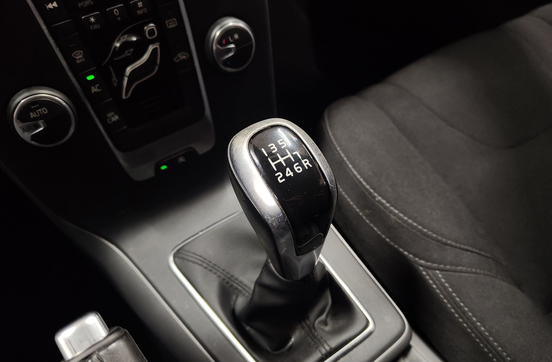 Volvo V40 D2 Kinetic - foto 5