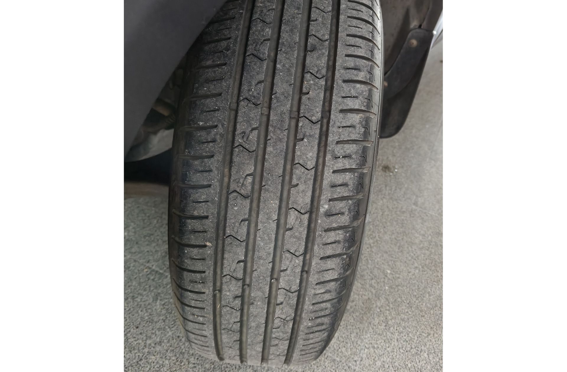 Hyundai Tucson 2.0 Comfort - foto 25