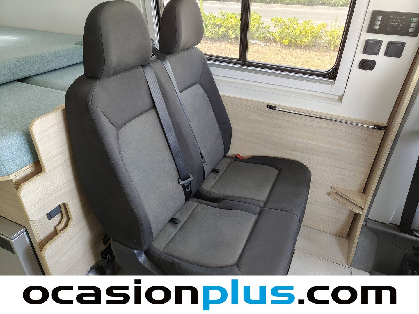 Foto asientos traseros Volkswagen Crafter Volkswagen Crafter 35 Furgón Batalla Media L3H3 2.0 TDI (102 CV) 4 Plazas Camperizada