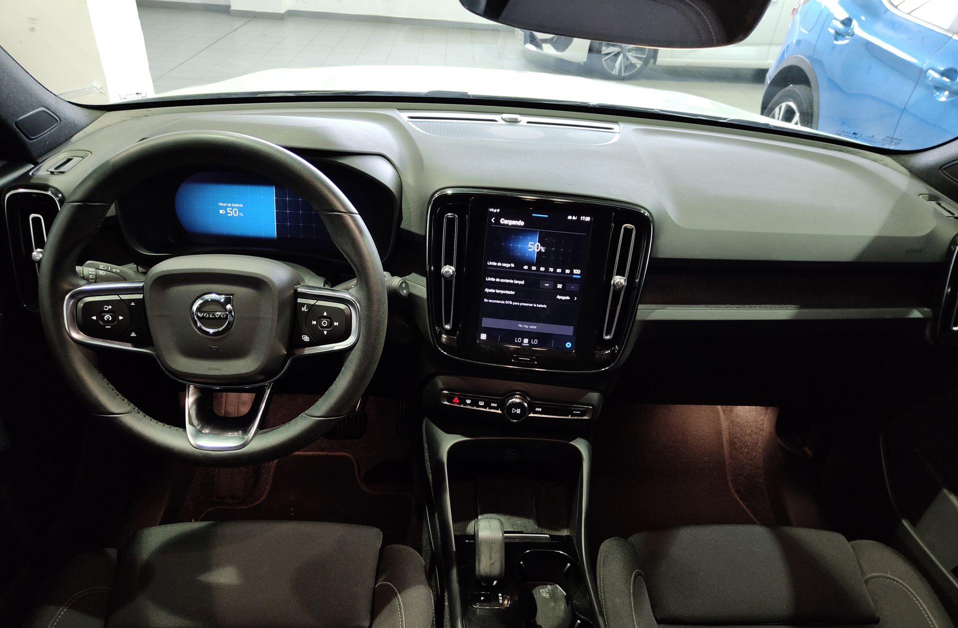 Volvo XC40 Recharge Plus - foto 6